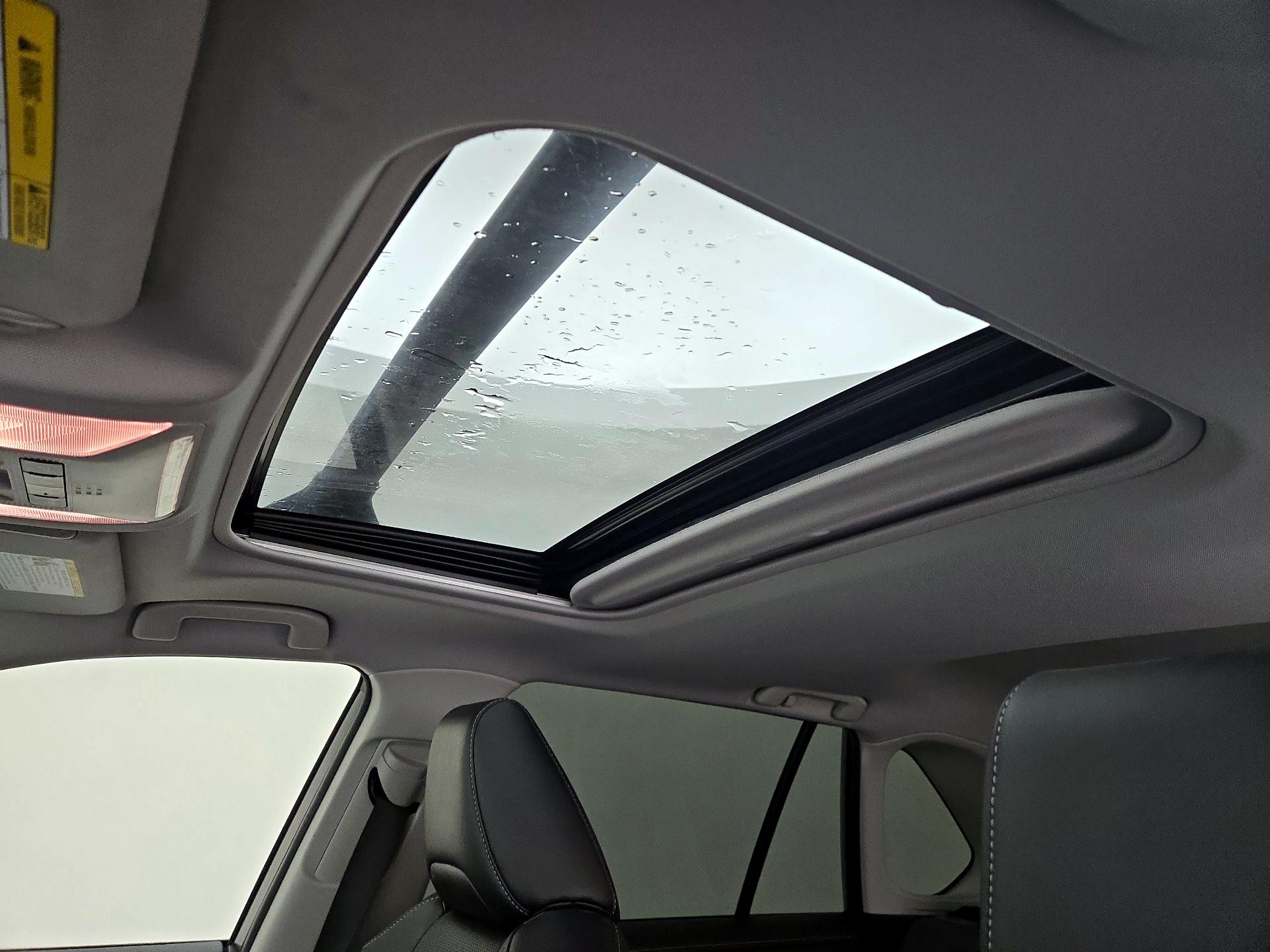 Thumbnail: 2021 Toyota RAV4 - 20