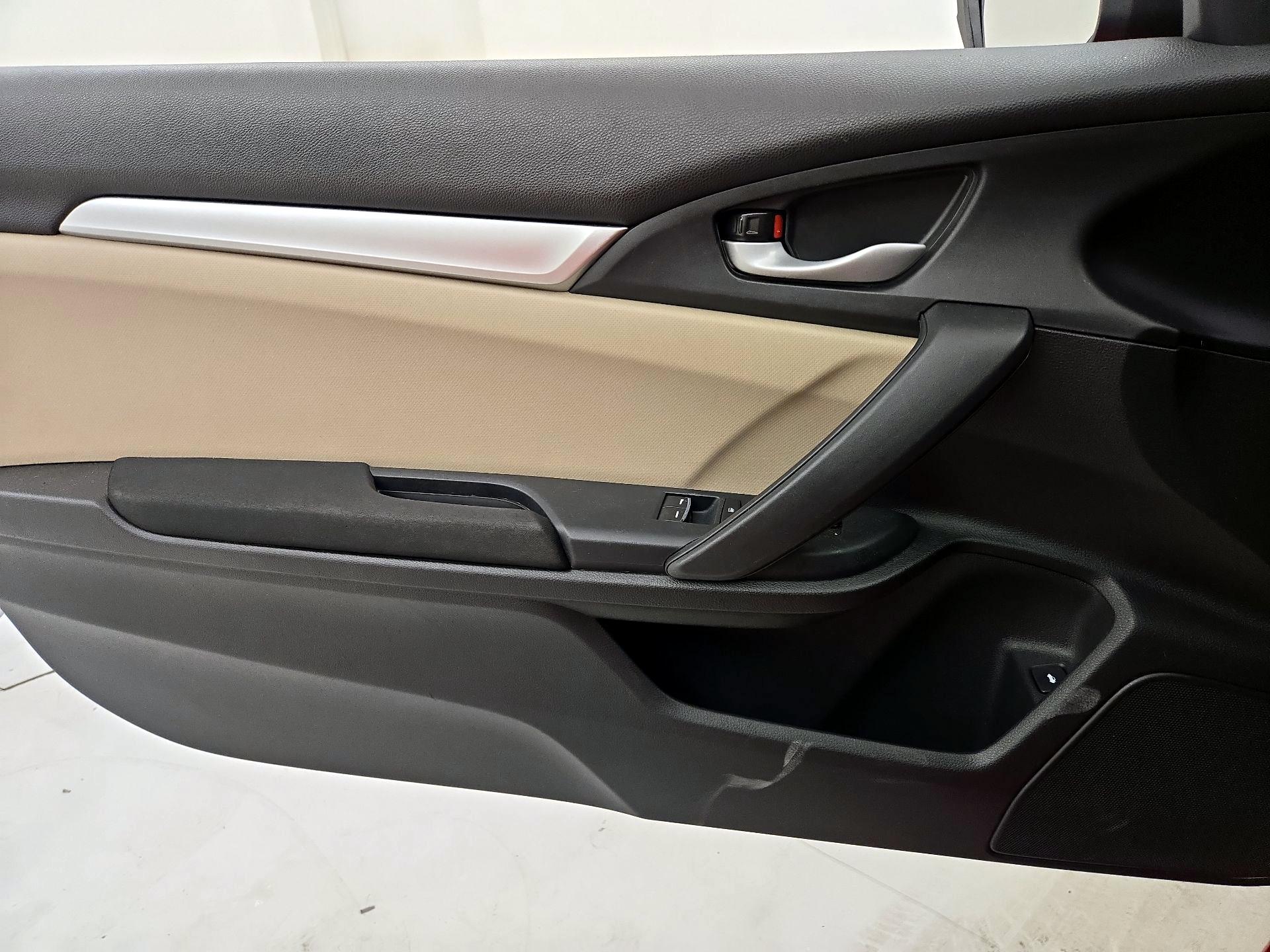 Thumbnail: 2017 Honda Civic - 12