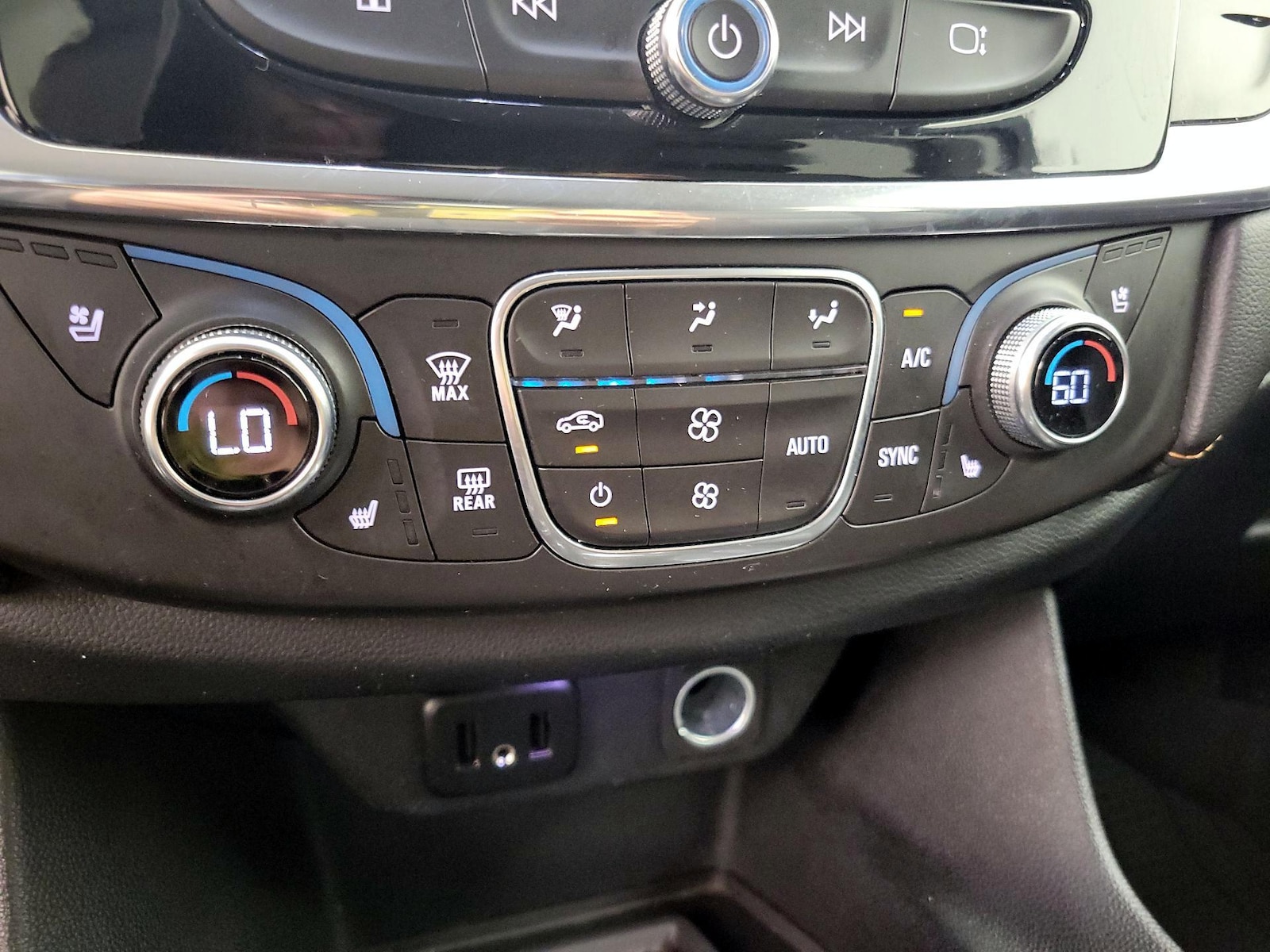 2018 Chevrolet Traverse Premier - Photo 18