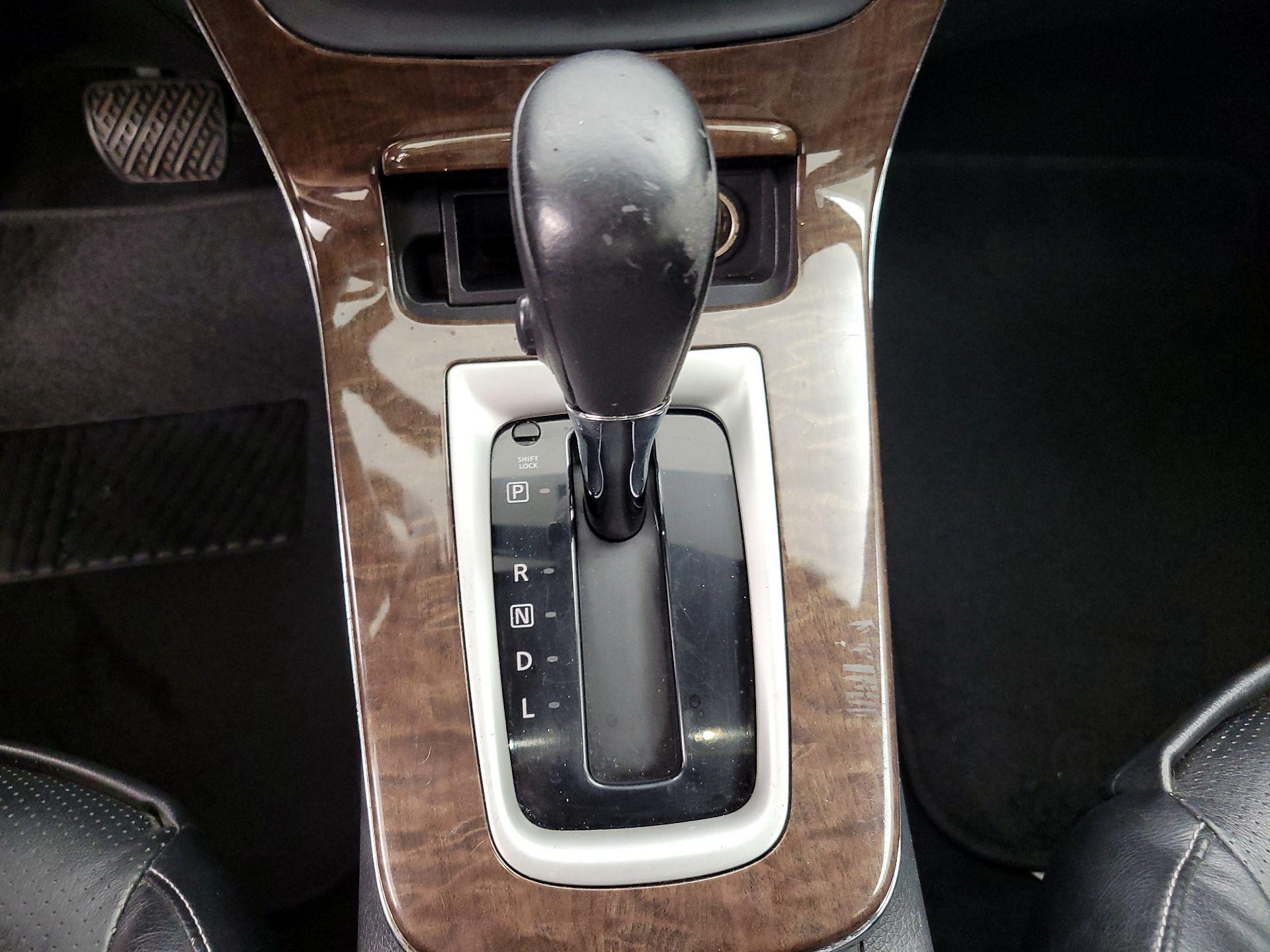 Thumbnail: 2015 Nissan Sentra - 17
