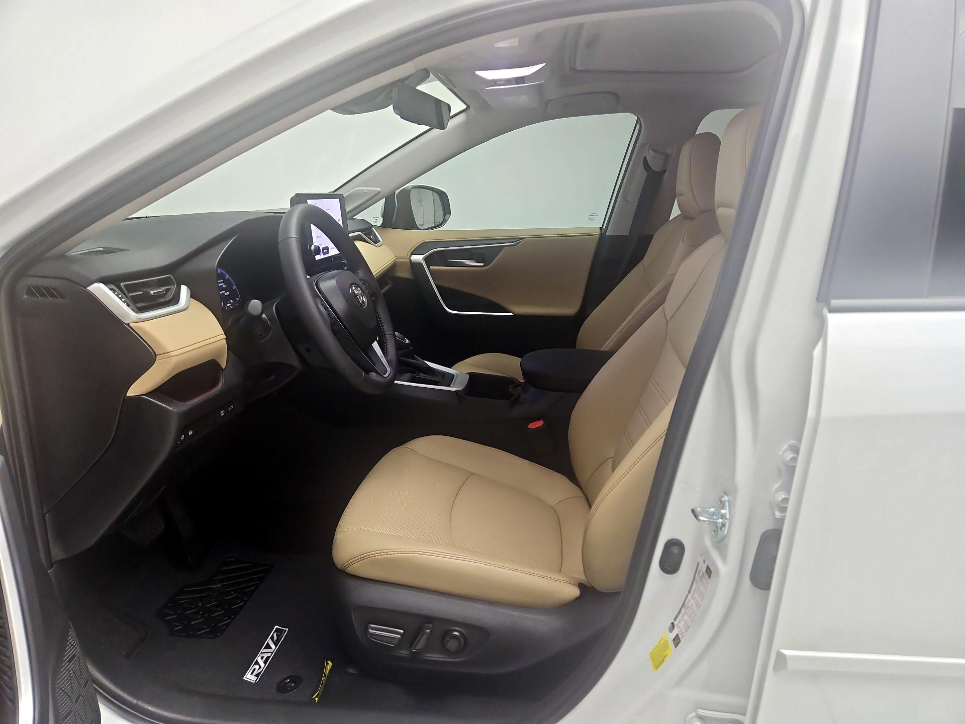 Thumbnail: 2025 Toyota RAV4 - 11