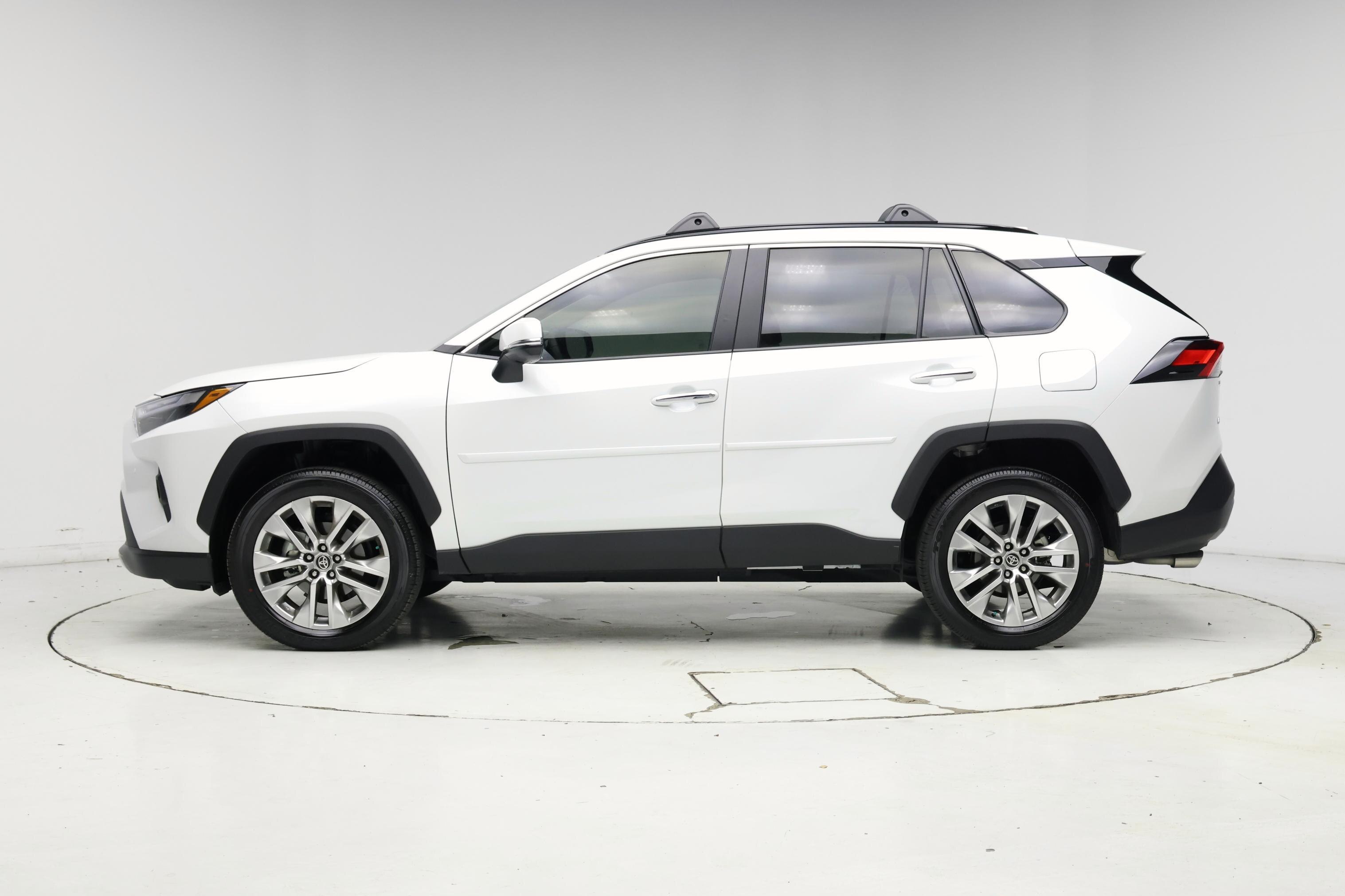 Thumbnail: 2025 Toyota RAV4 - 3