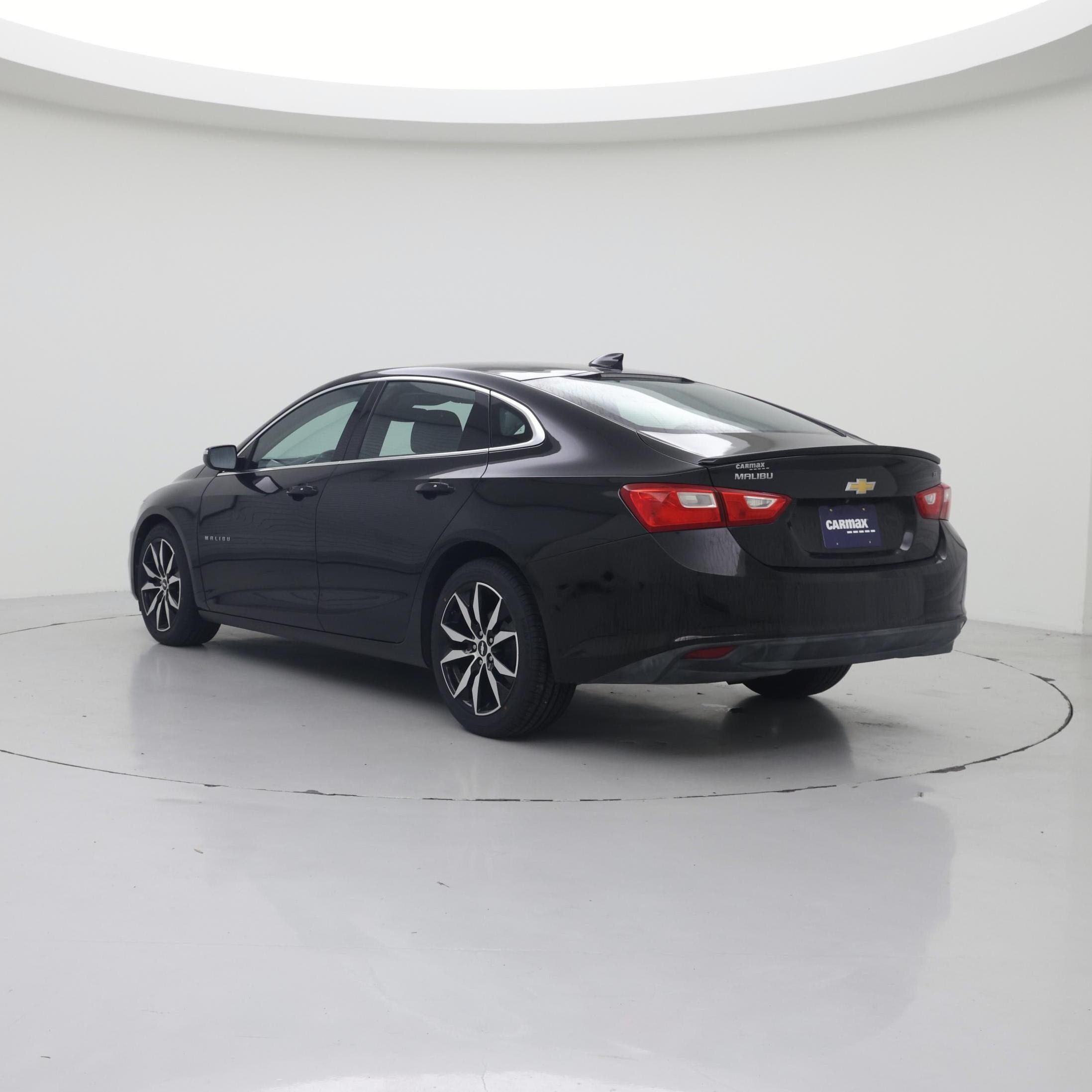 Thumbnail: 2018 Chevrolet Malibu - 2