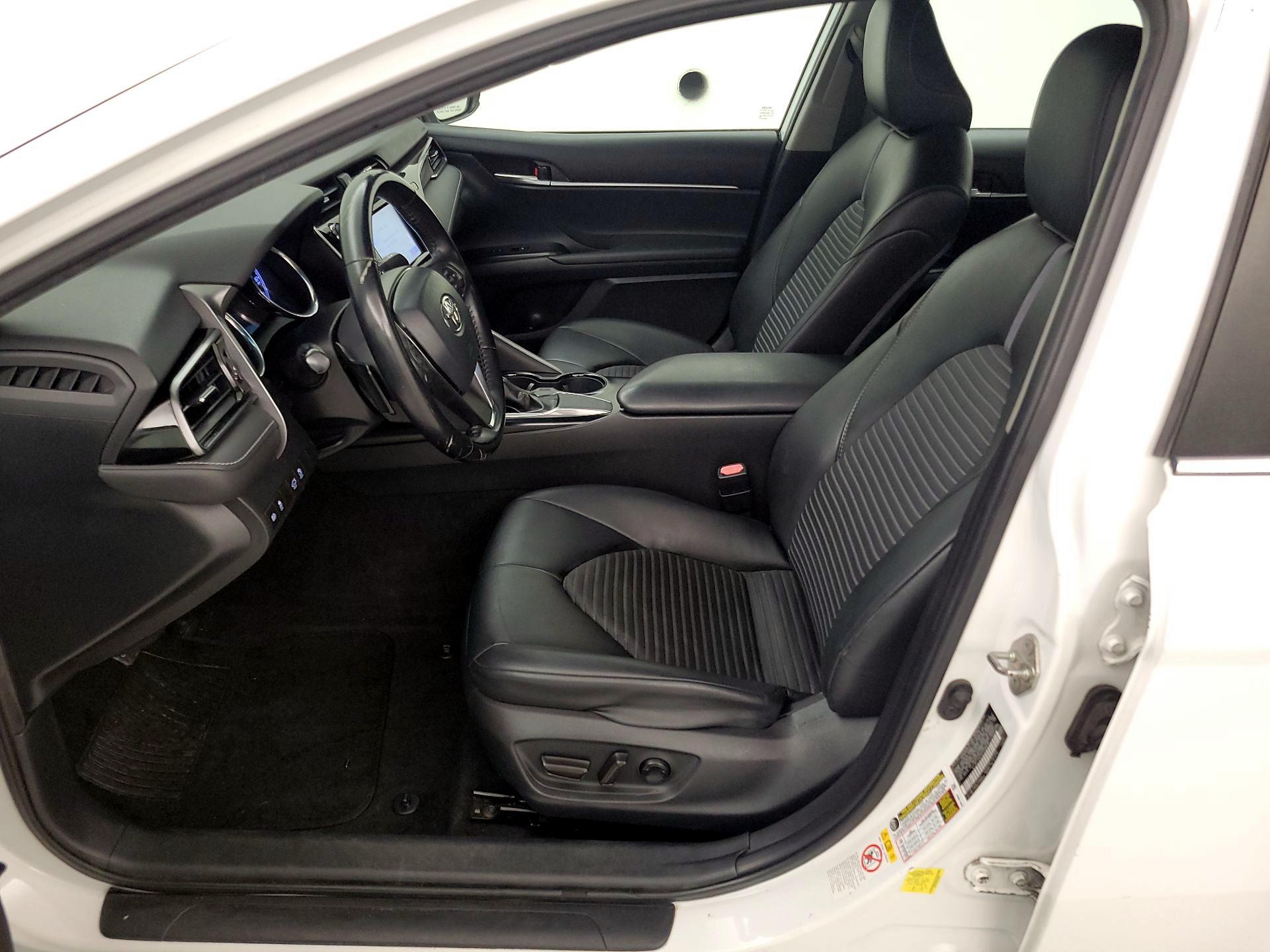 Thumbnail: 2019 Toyota Camry - 11