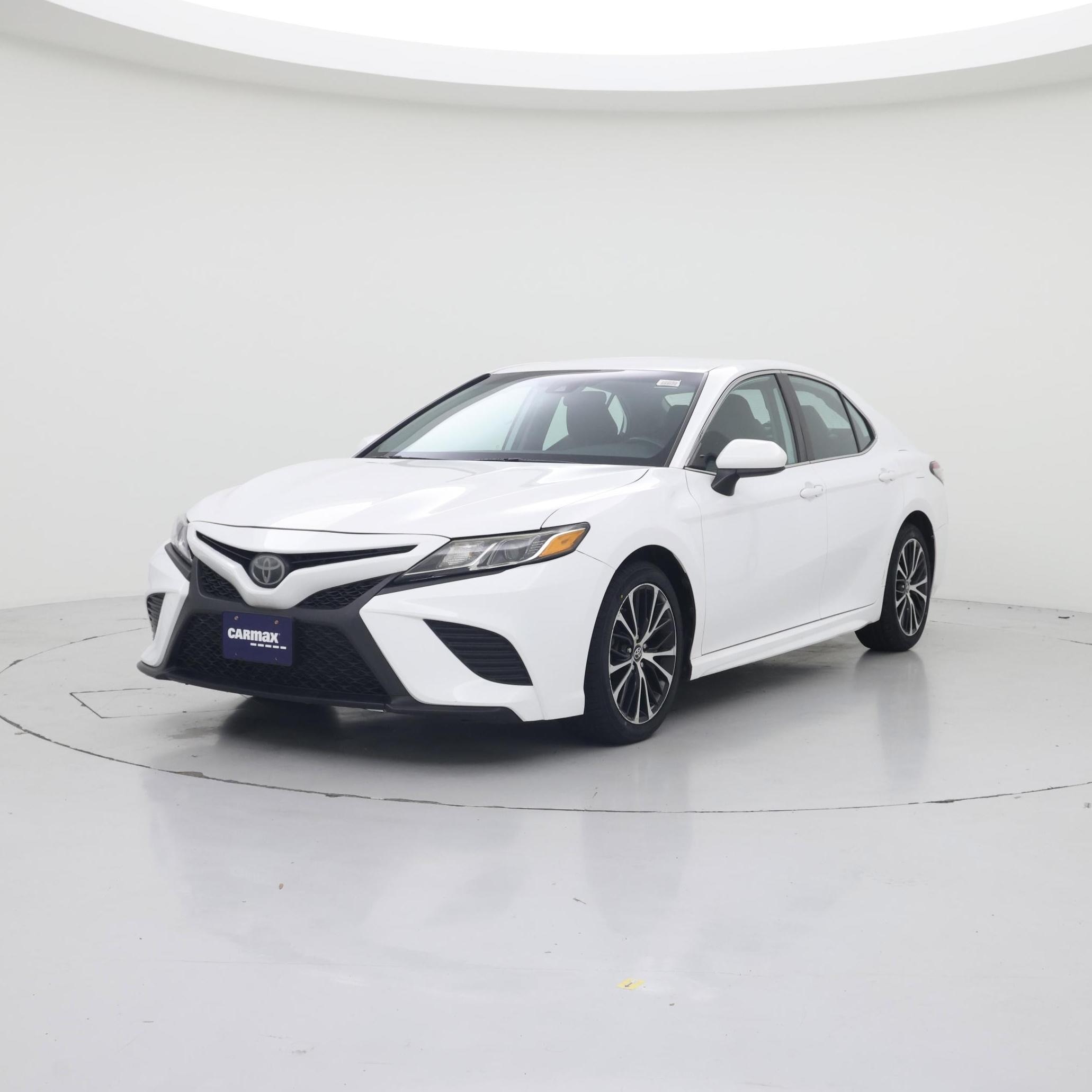 Thumbnail: 2019 Toyota Camry - 4