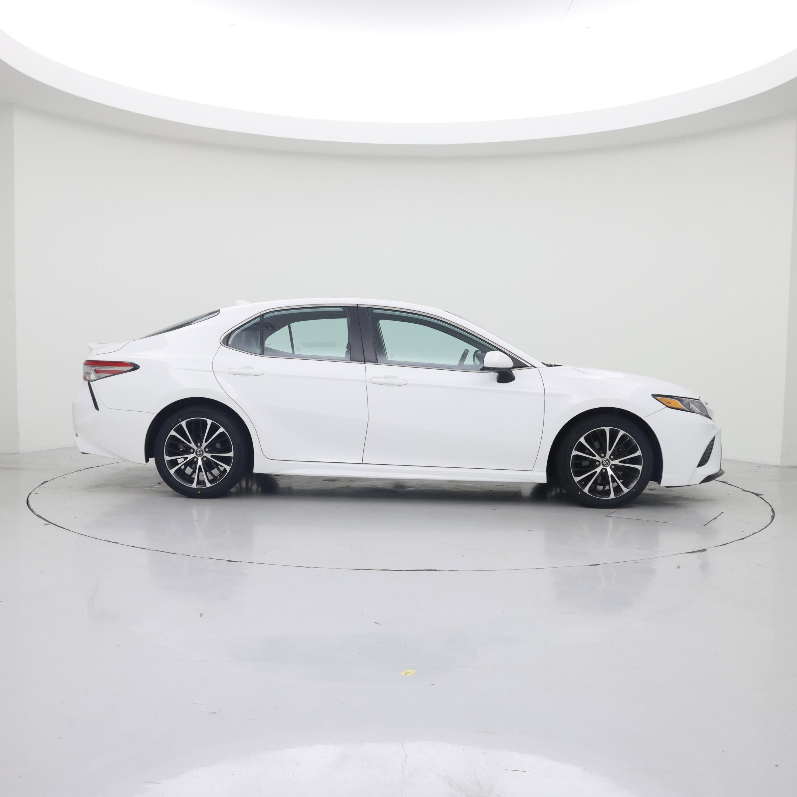 Thumbnail: 2019 Toyota Camry - 7