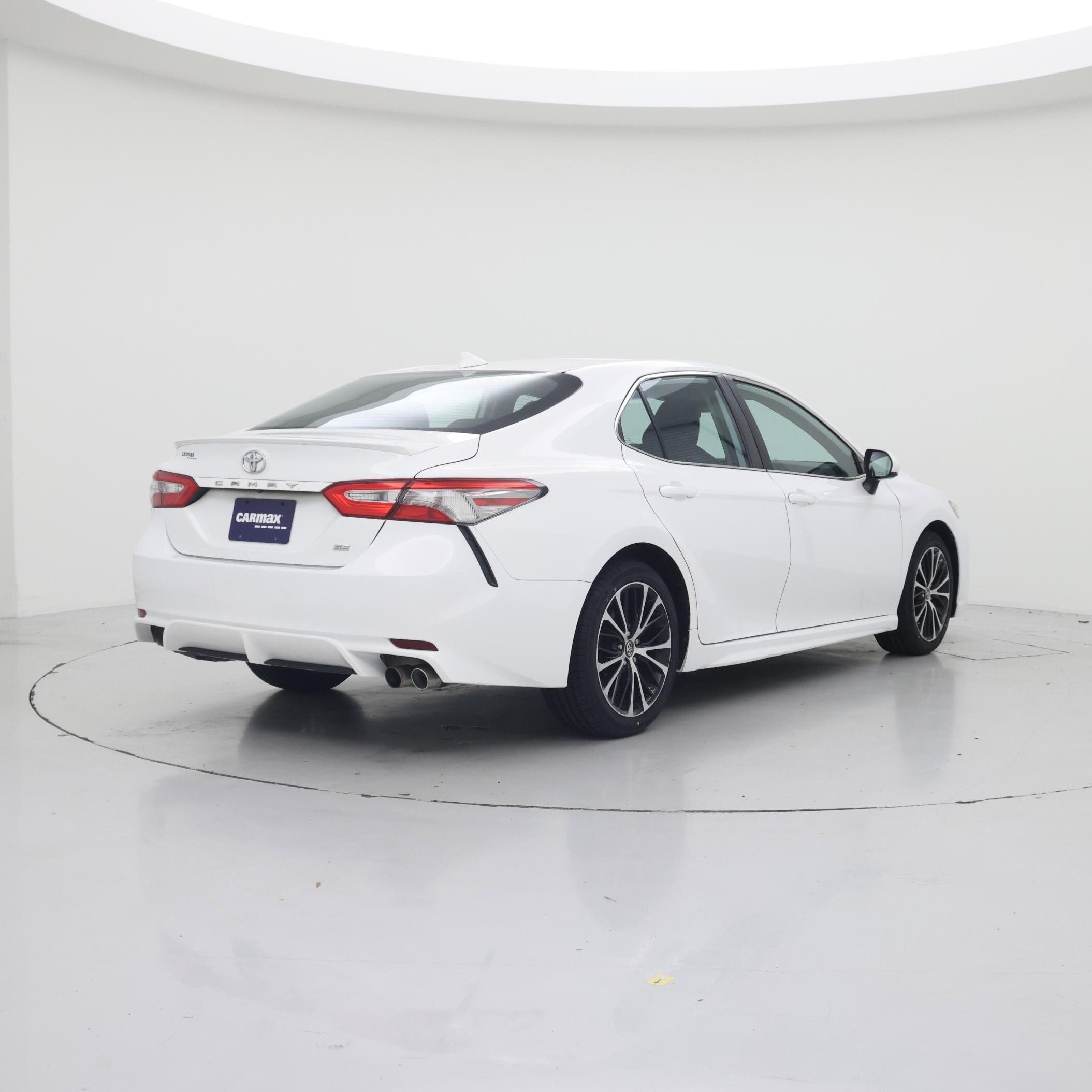 Thumbnail: 2019 Toyota Camry - 8