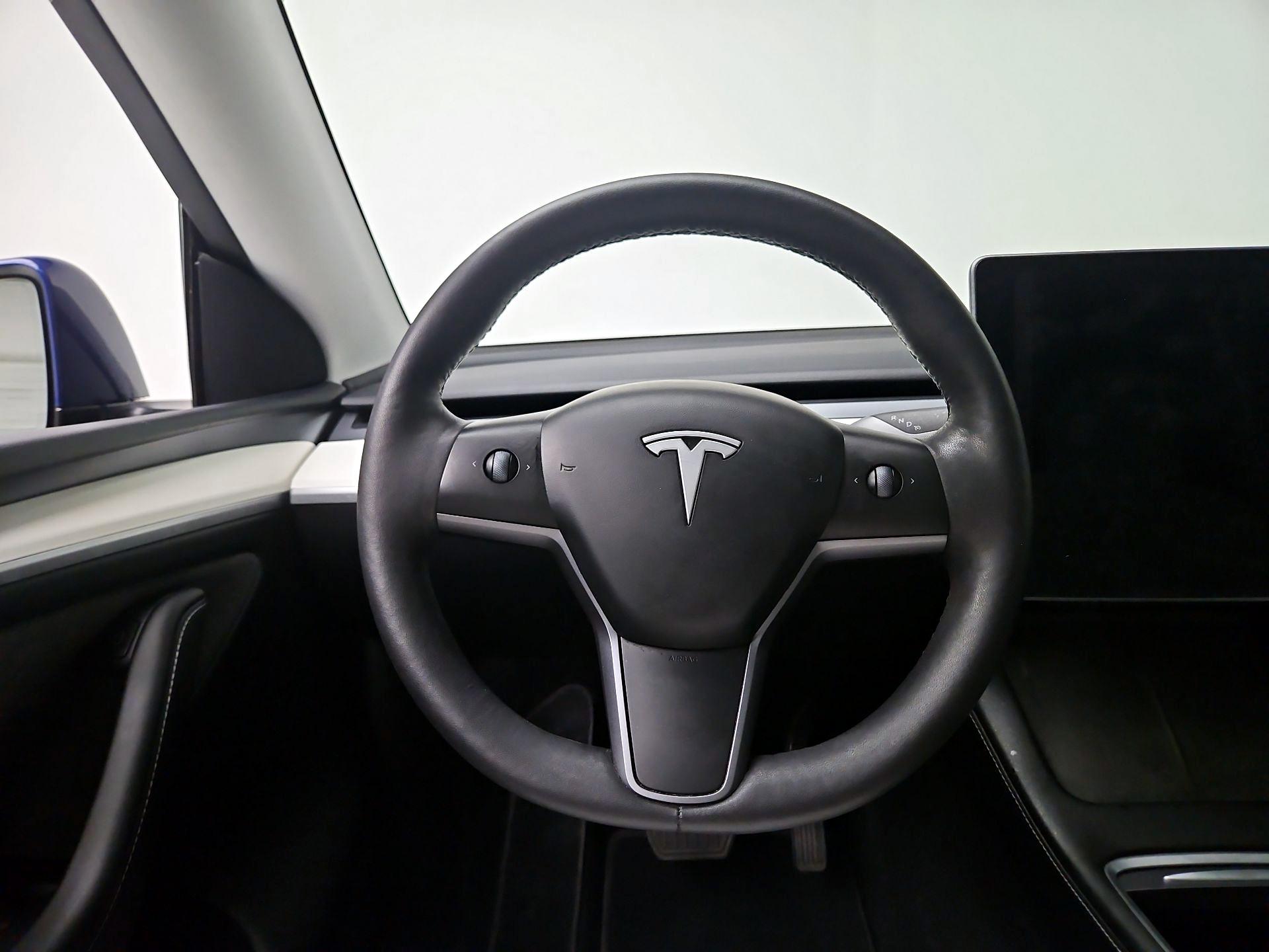 Thumbnail: 2023 Tesla Model Y - 10
