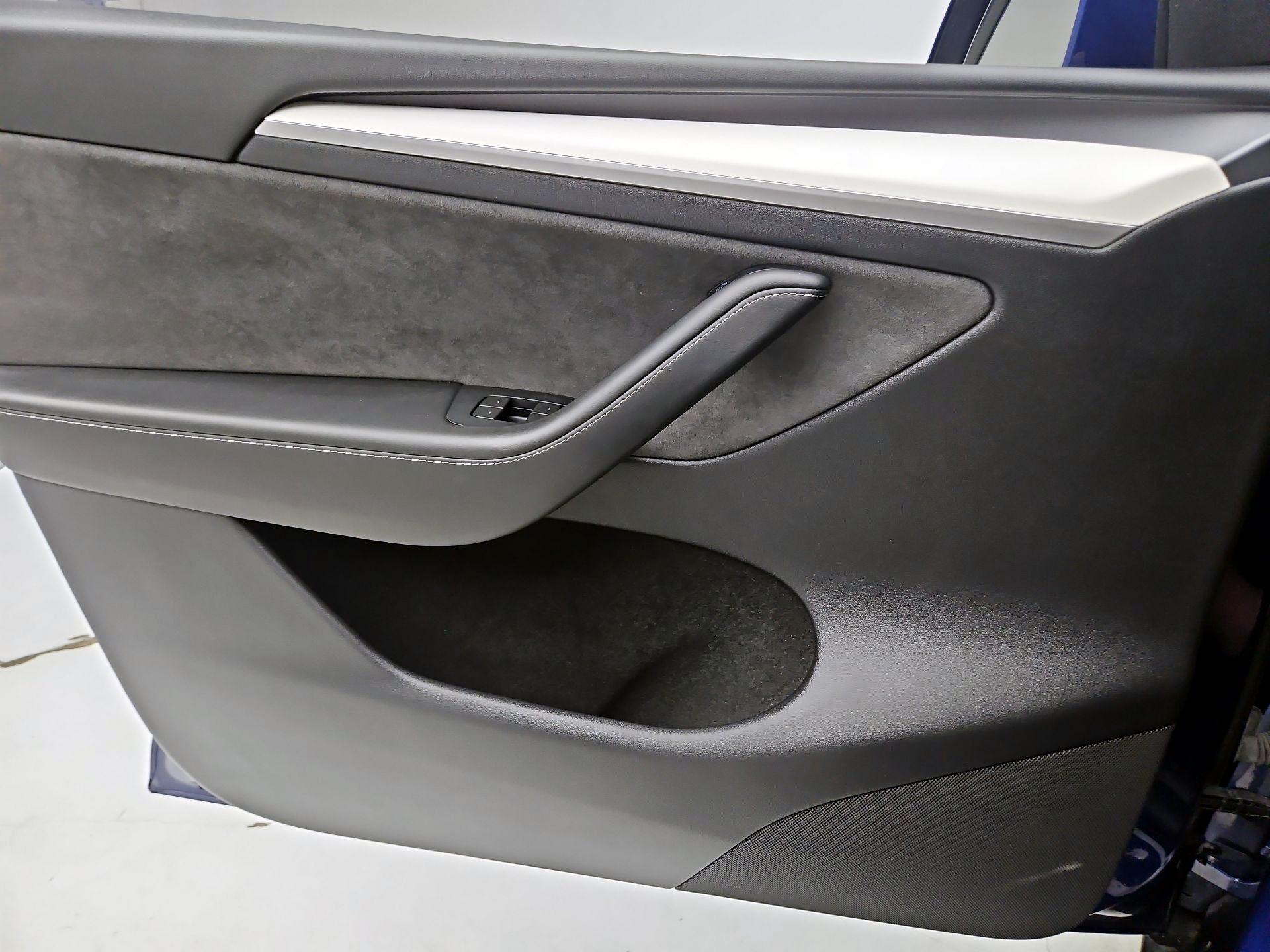 Thumbnail: 2023 Tesla Model Y - 12