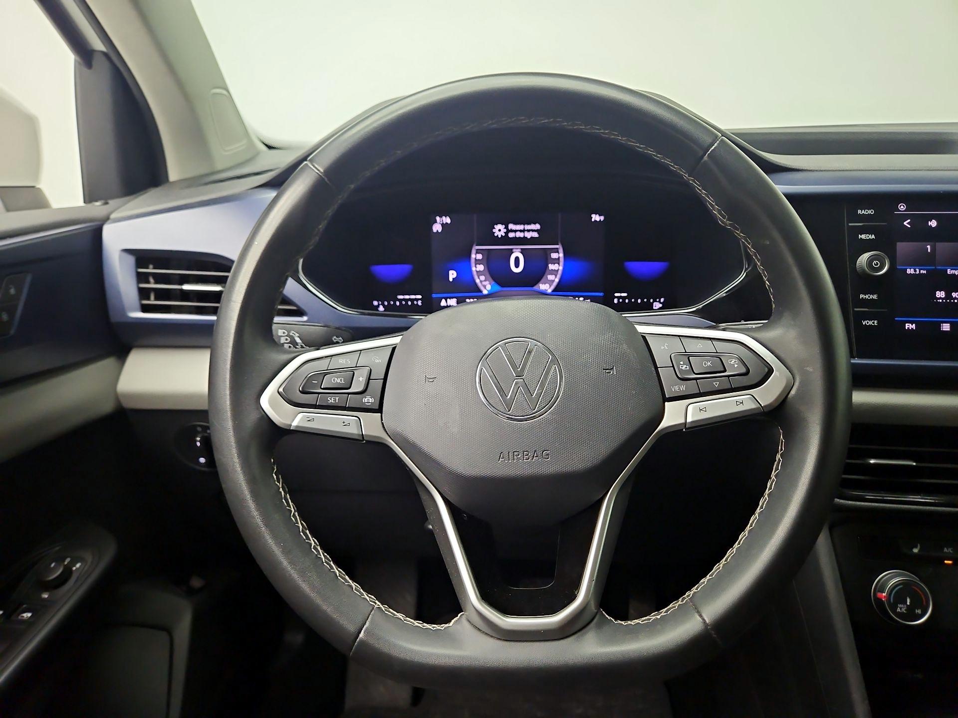 Thumbnail: 2022 Volkswagen Taos - 10