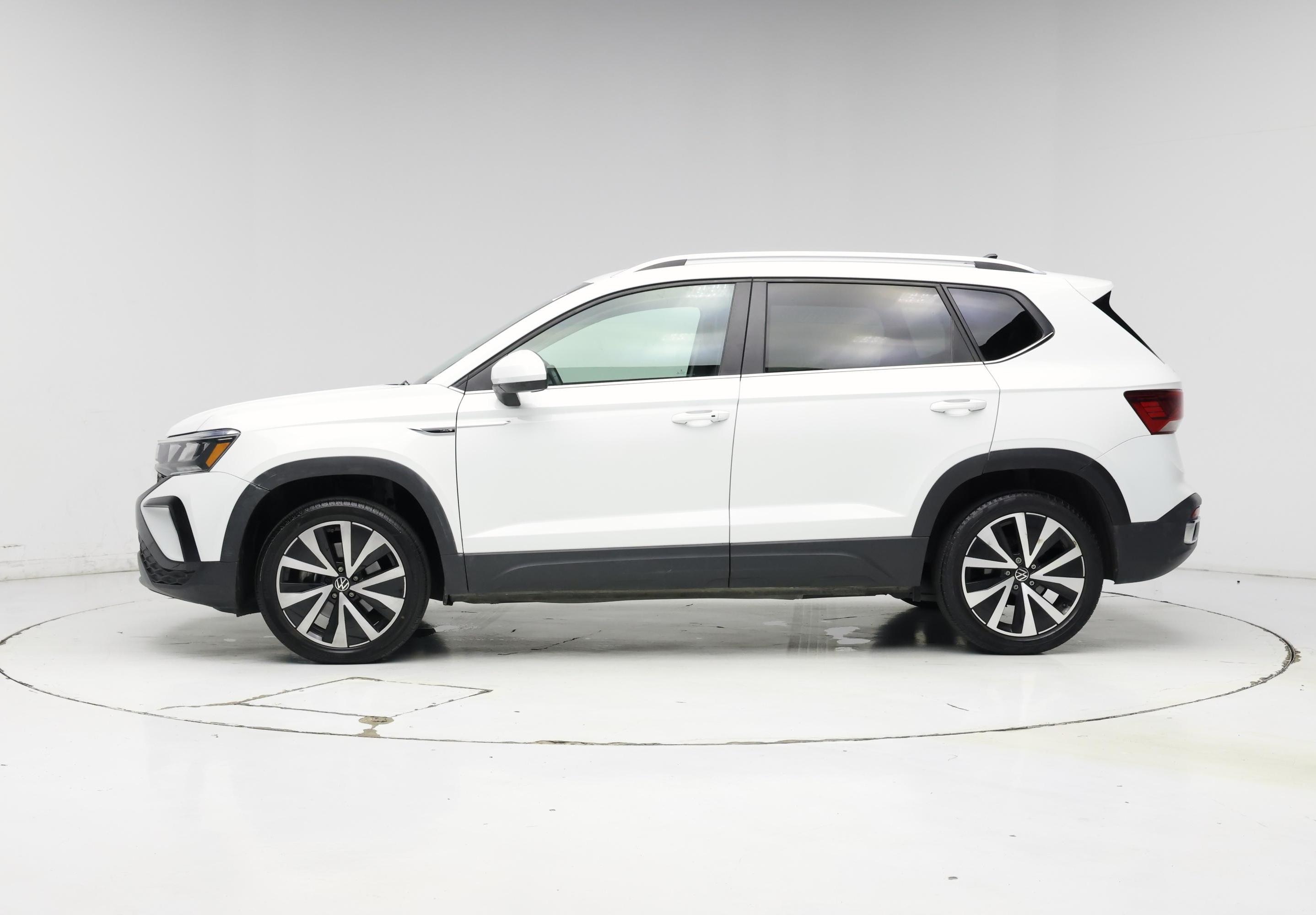 Thumbnail: 2022 Volkswagen Taos - 3