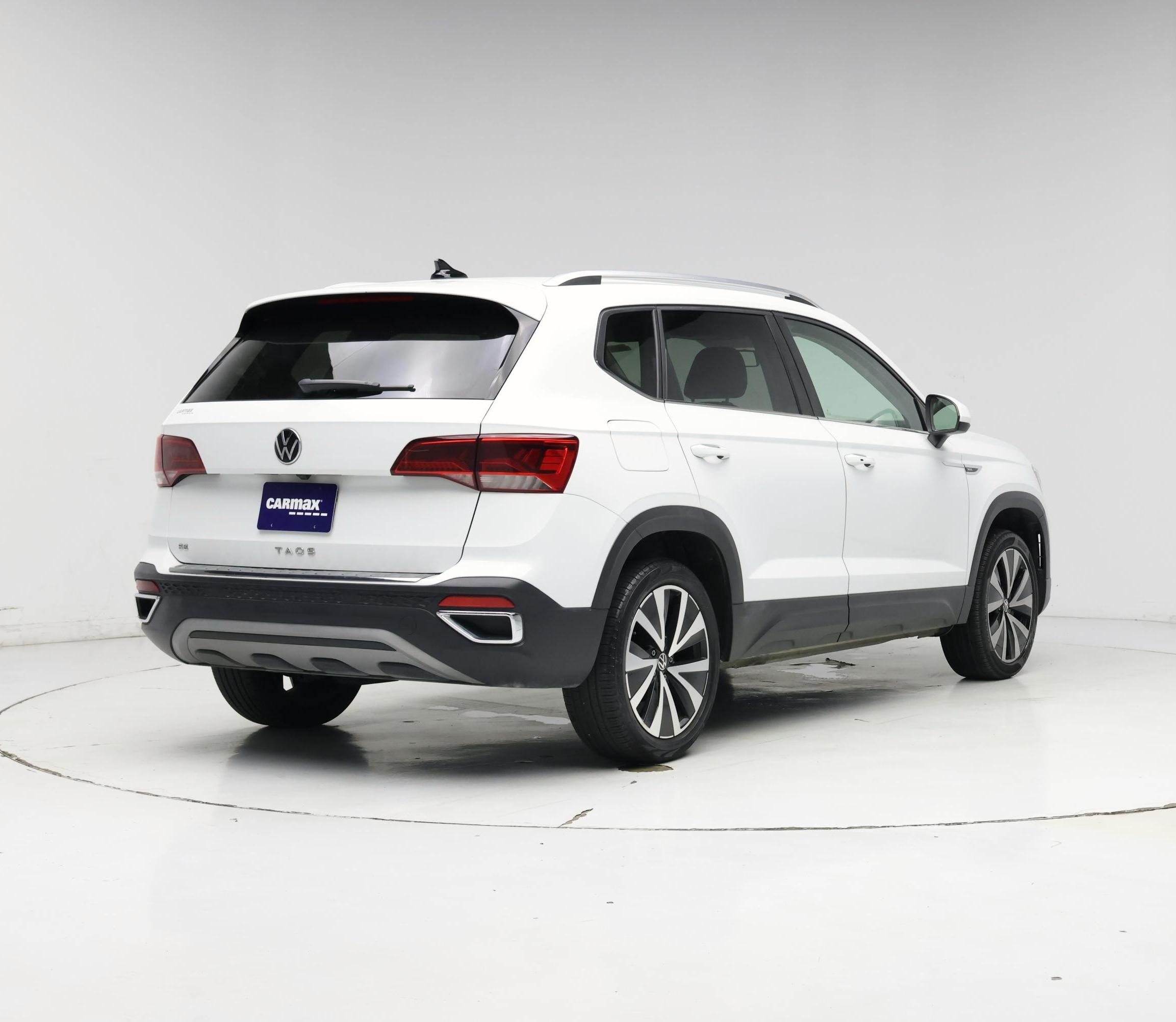Thumbnail: 2022 Volkswagen Taos - 8