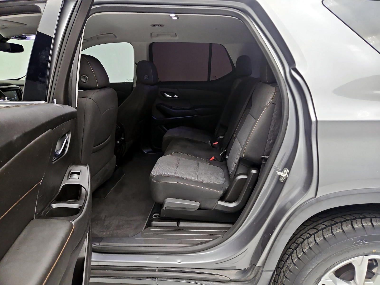2019 Chevrolet Traverse LS - Photo 11