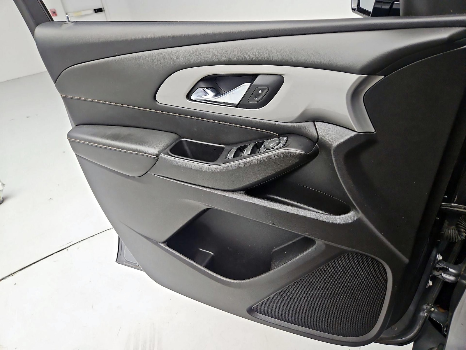 2019 Chevrolet Traverse LS - Photo 13