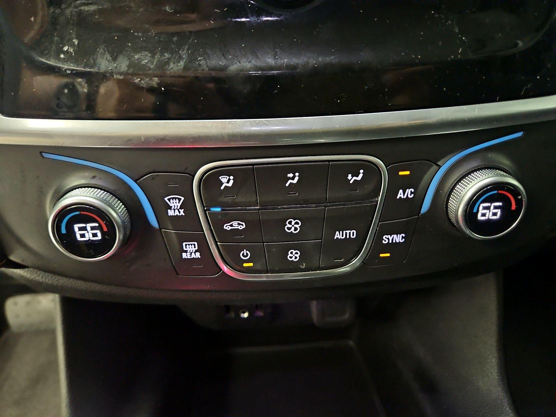 Thumbnail: 2019 Chevrolet Traverse - 16