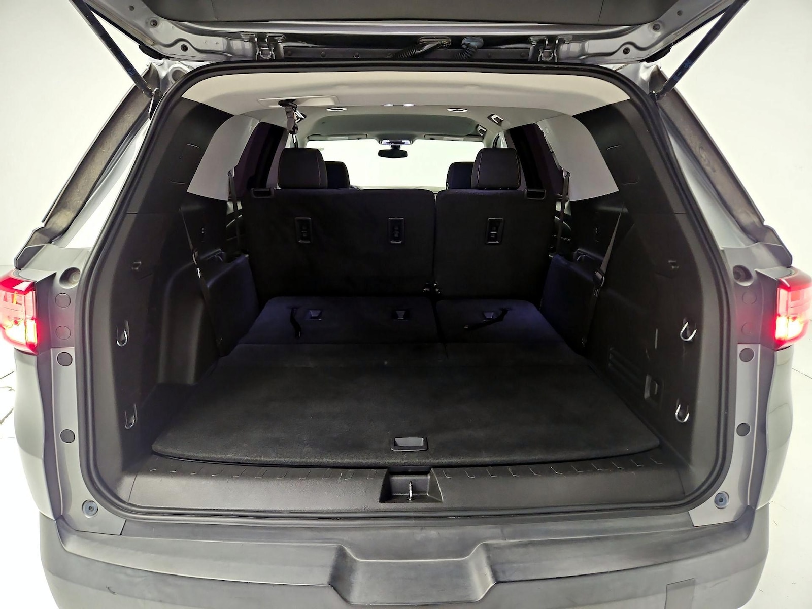 2019 Chevrolet Traverse LS - Photo 24