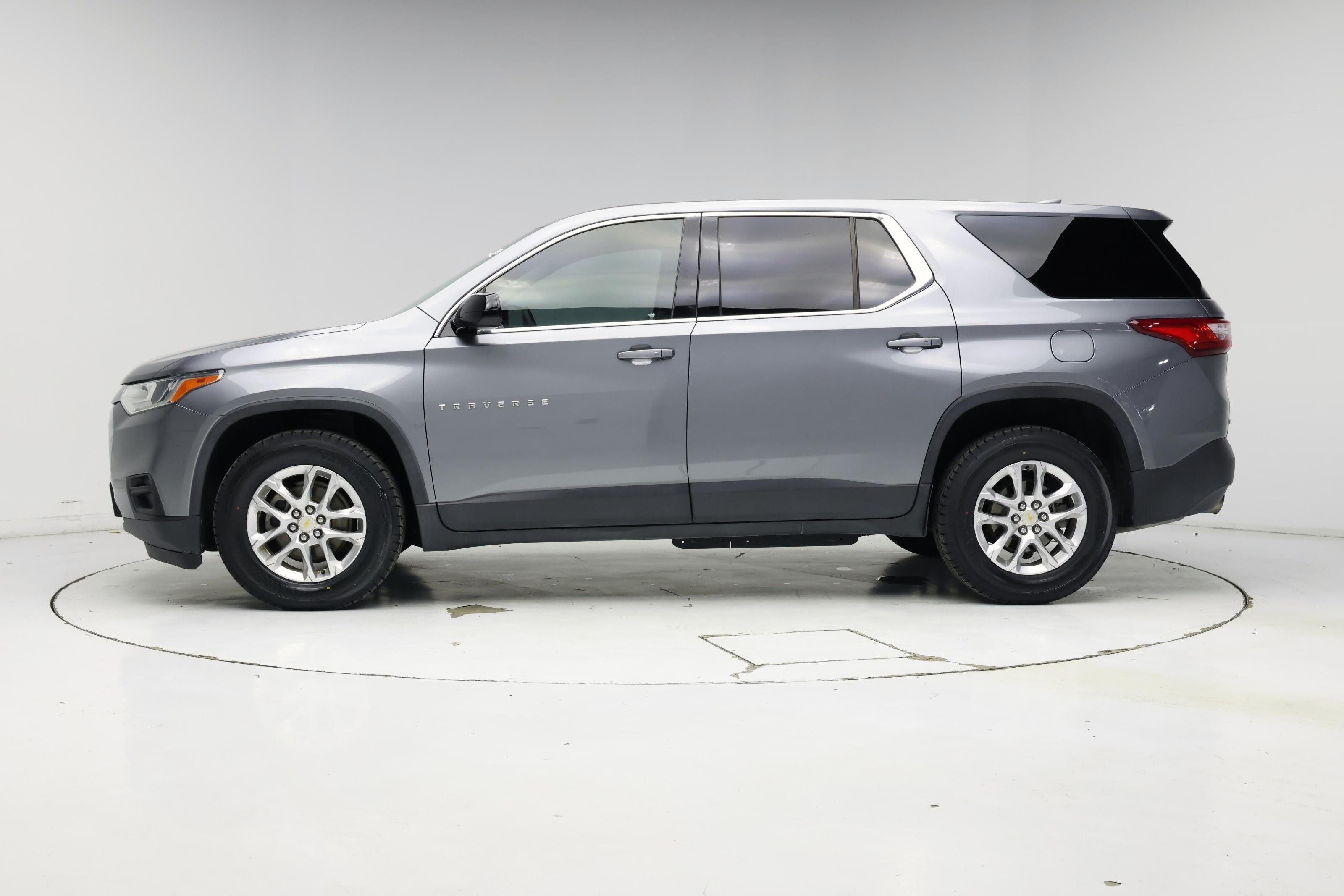 Thumbnail: 2019 Chevrolet Traverse - 3