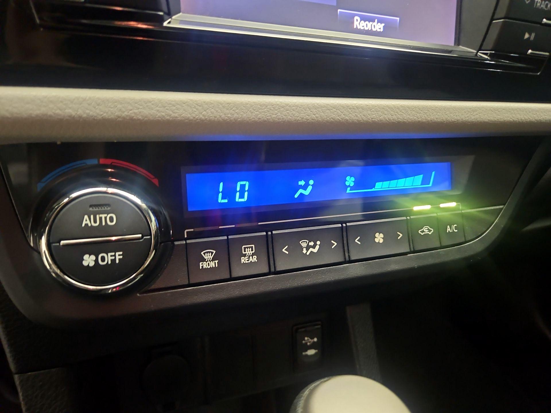 Thumbnail: 2016 Toyota Corolla - 16