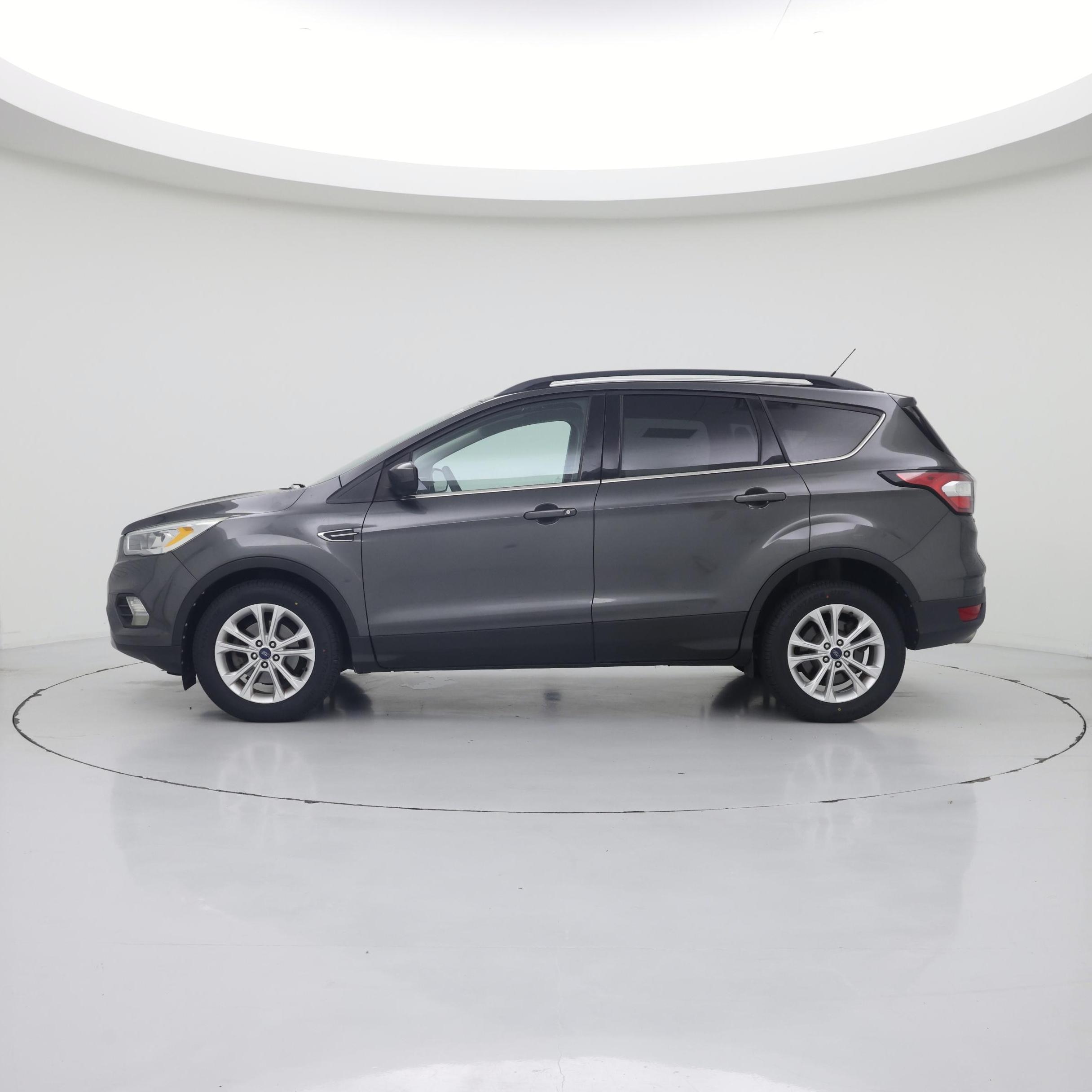 Thumbnail: 2017 Ford Escape - 3
