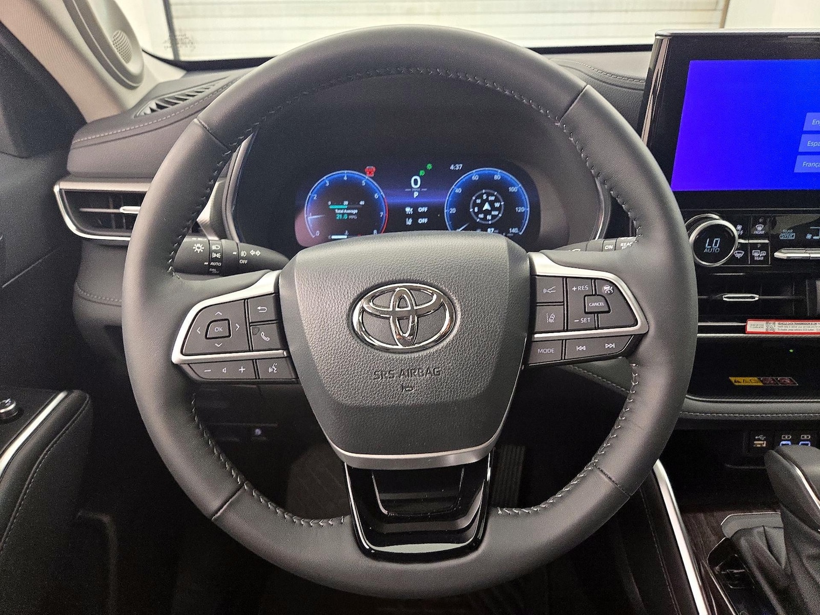 2026 Toyota Highlander Platinum - Photo 11