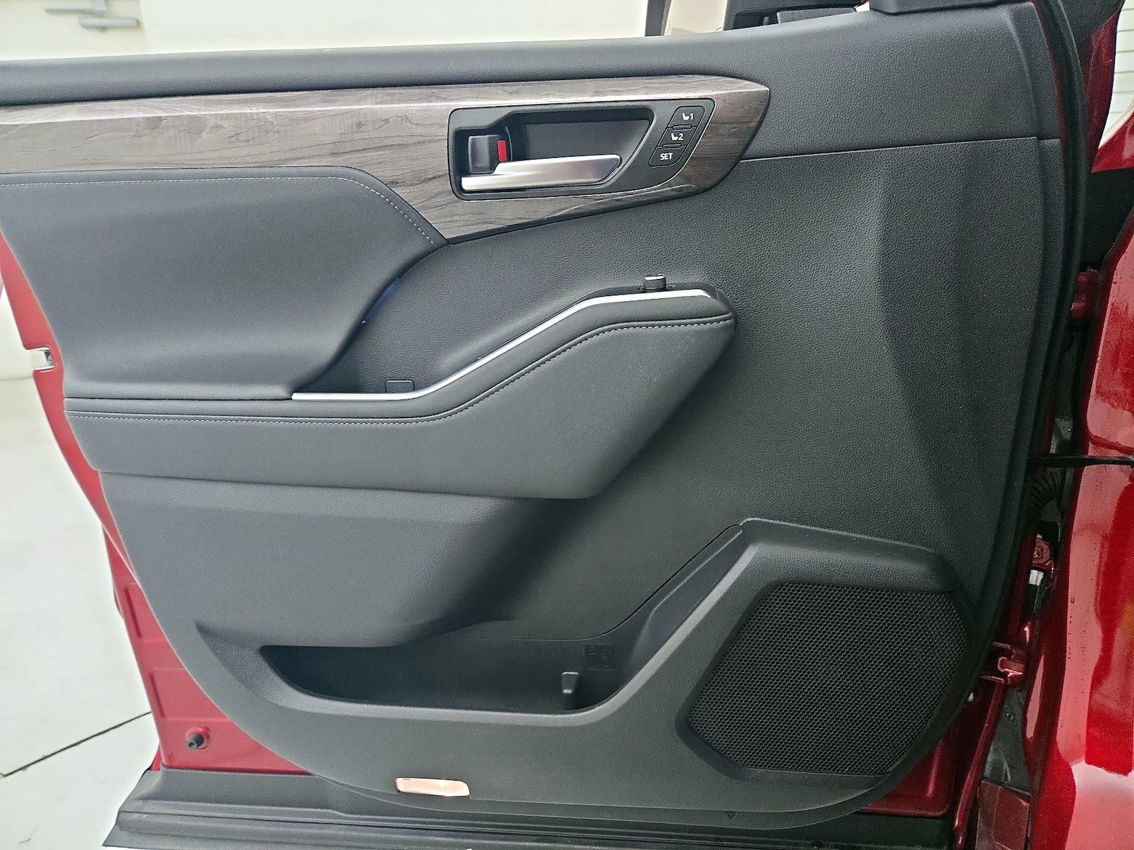 2026 Toyota Highlander Platinum - Photo 13