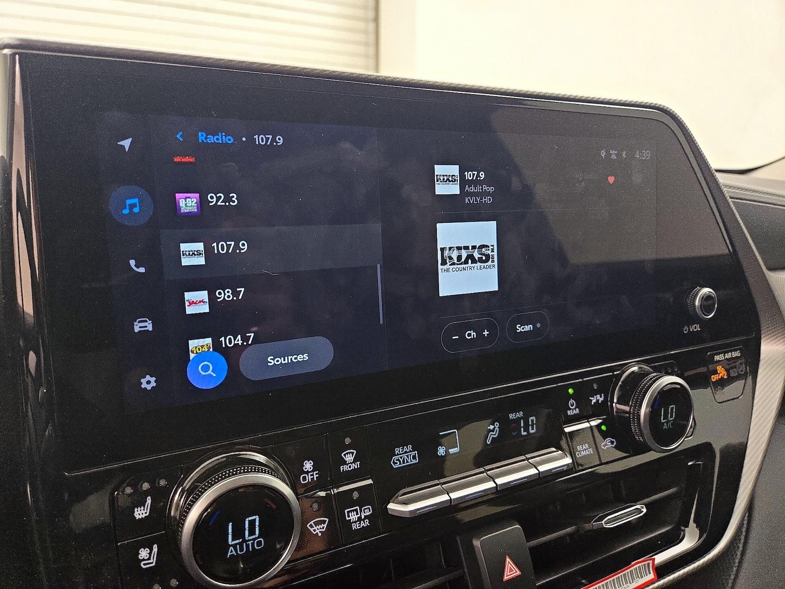2026 Toyota Highlander Platinum - Photo 16