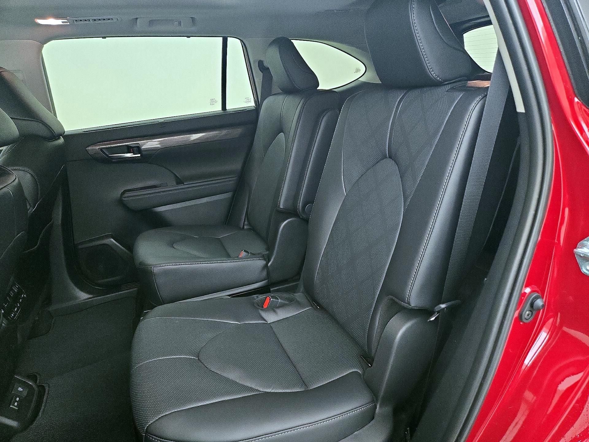 Thumbnail: 2026 Toyota Highlander - 20