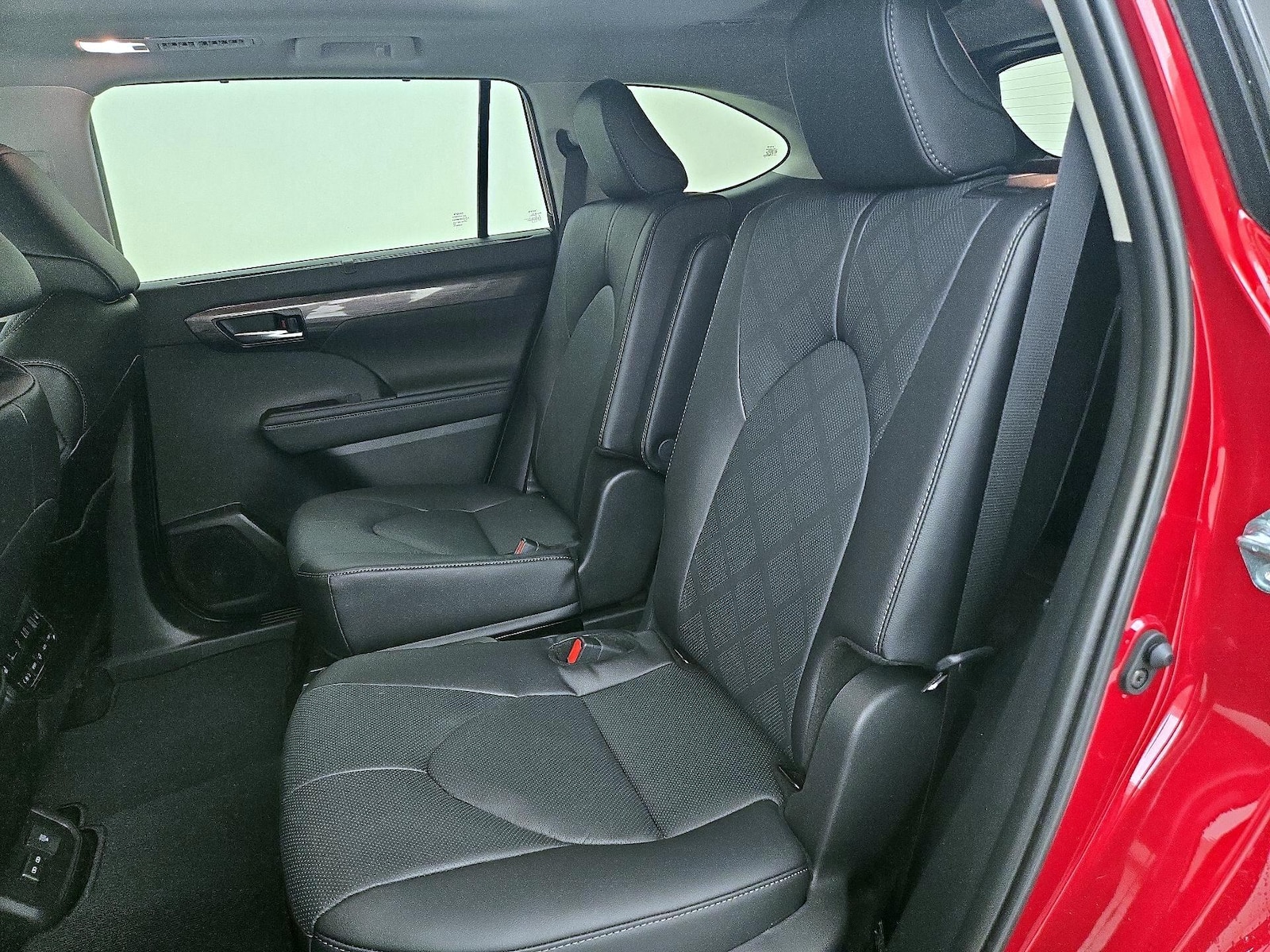 2026 Toyota Highlander Platinum - Photo 21