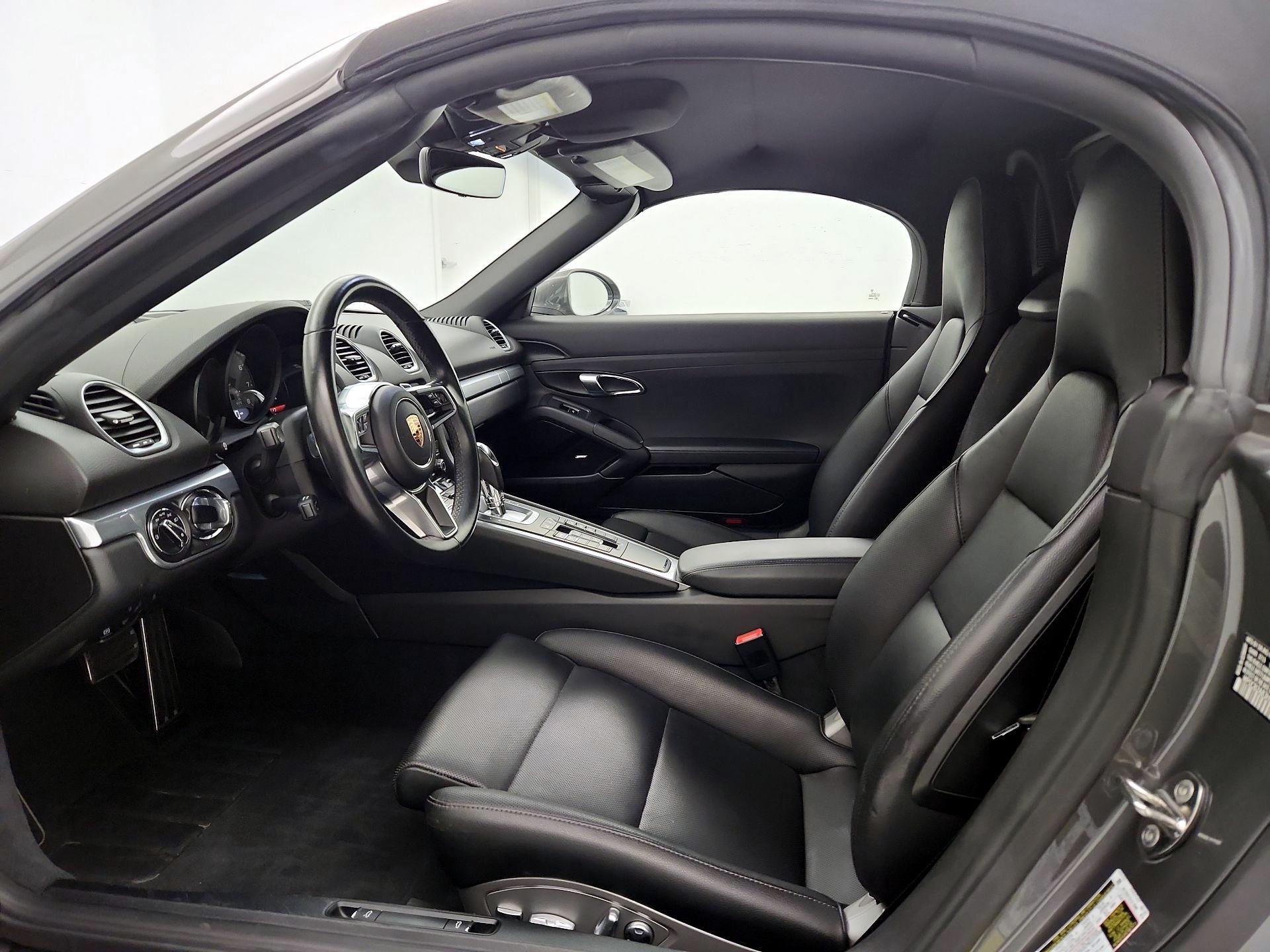 Thumbnail: 2017 Porsche 718 Boxster - 11