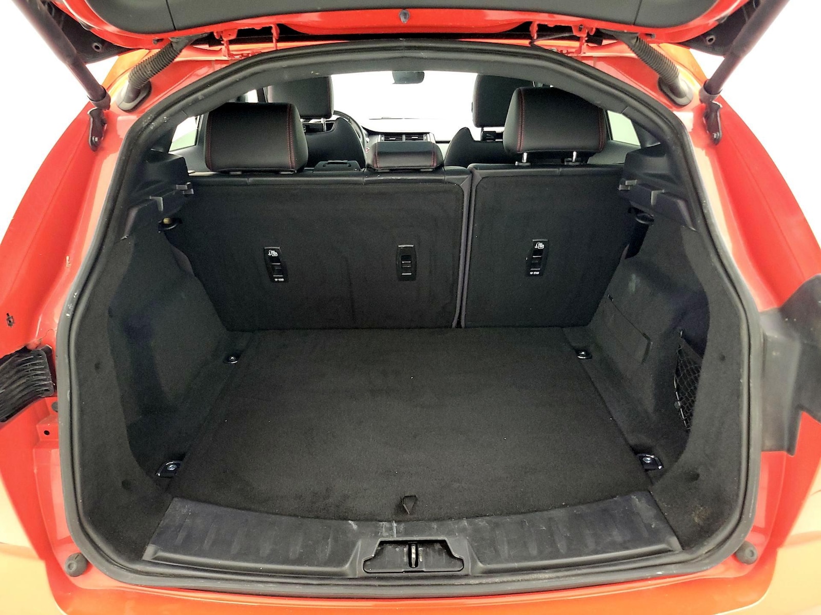 2020 Jaguar E-PACE Checkered Flag Edition - Photo 23