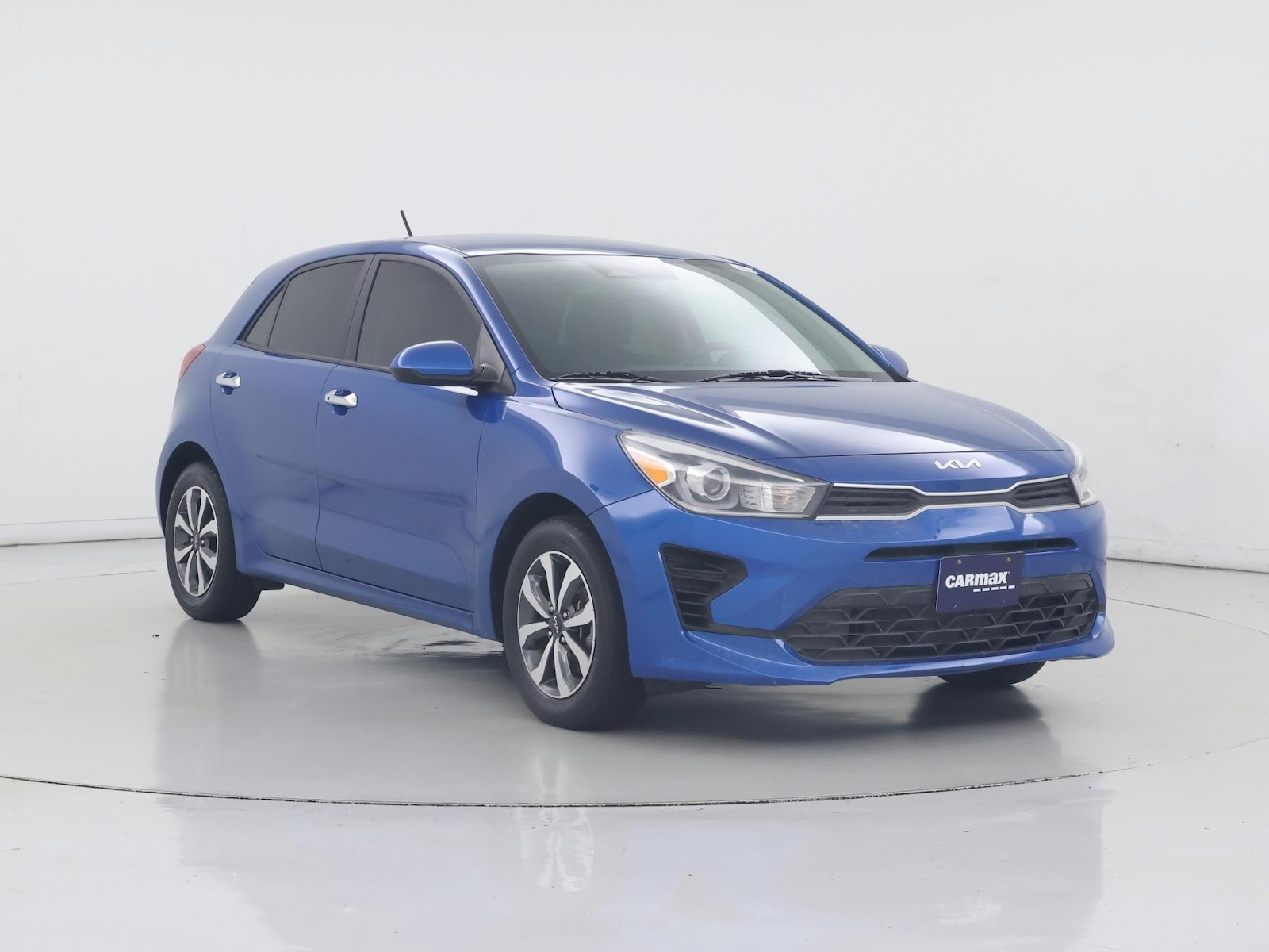 2022 Kia Rio 5-Door S - Photo 2