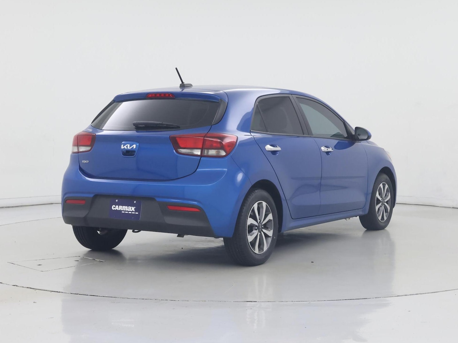 2022 Kia Rio 5-Door S - Photo 9