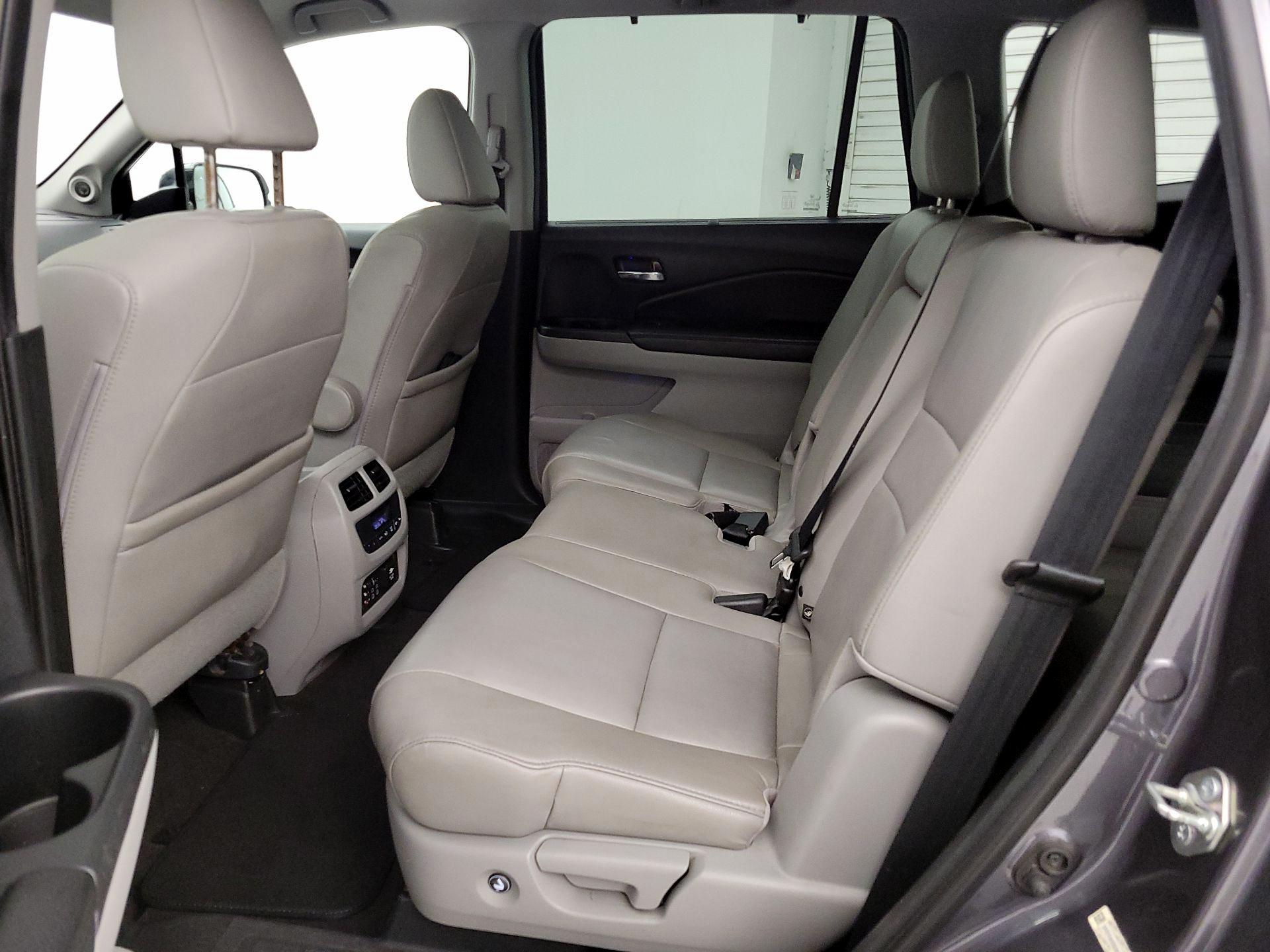 Thumbnail: 2016 Honda Pilot - 19