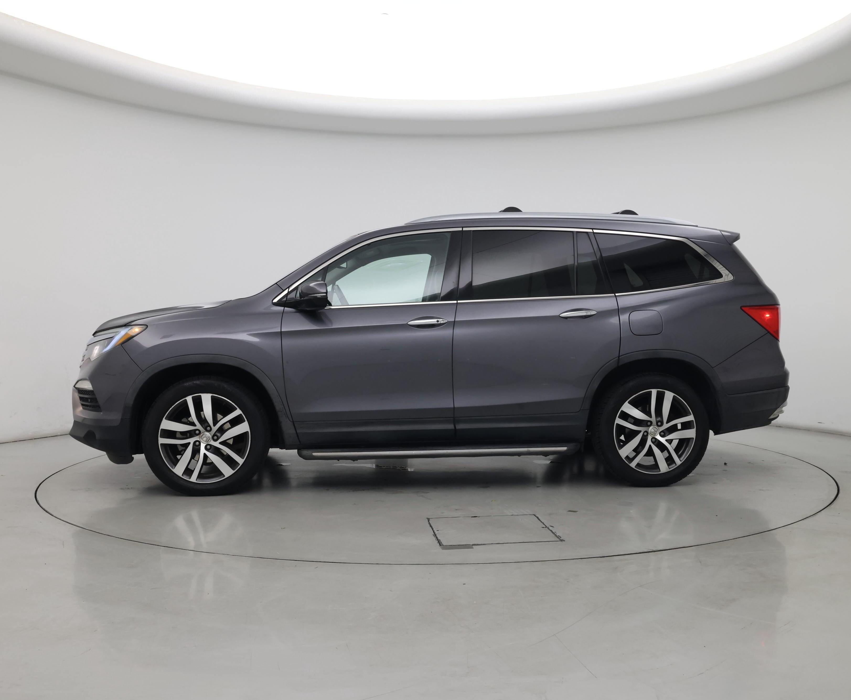 Thumbnail: 2016 Honda Pilot - 3
