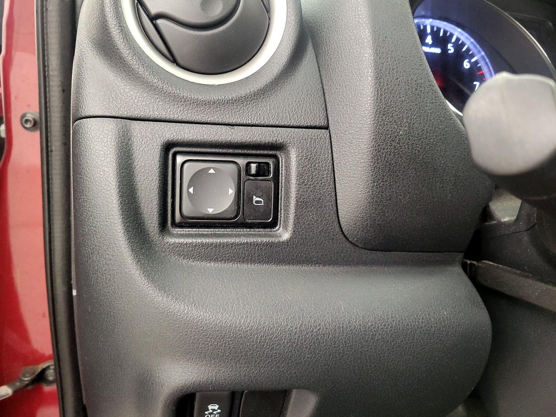 Thumbnail: 2015 Nissan Versa - 13