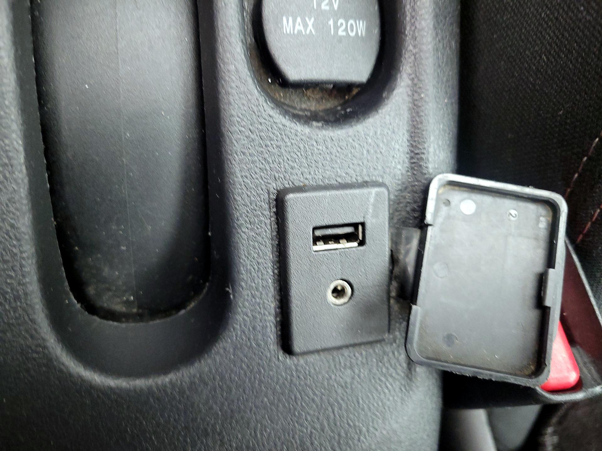 Thumbnail: 2015 Nissan Versa - 17