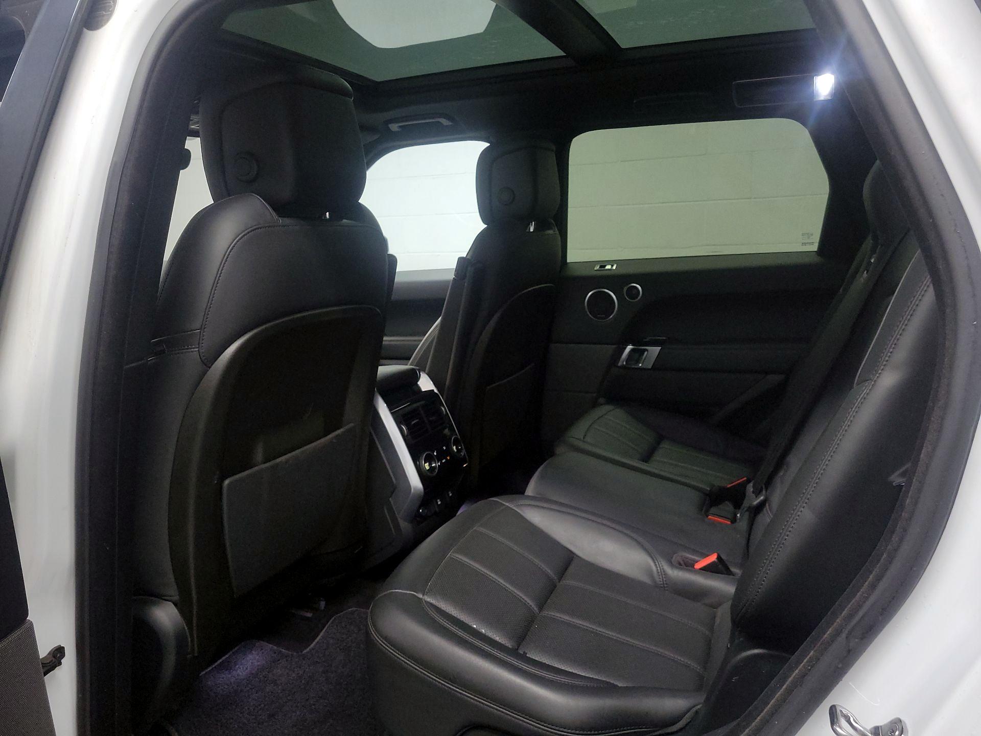 Thumbnail: 2020 Land Rover Range Rover Sport - 18
