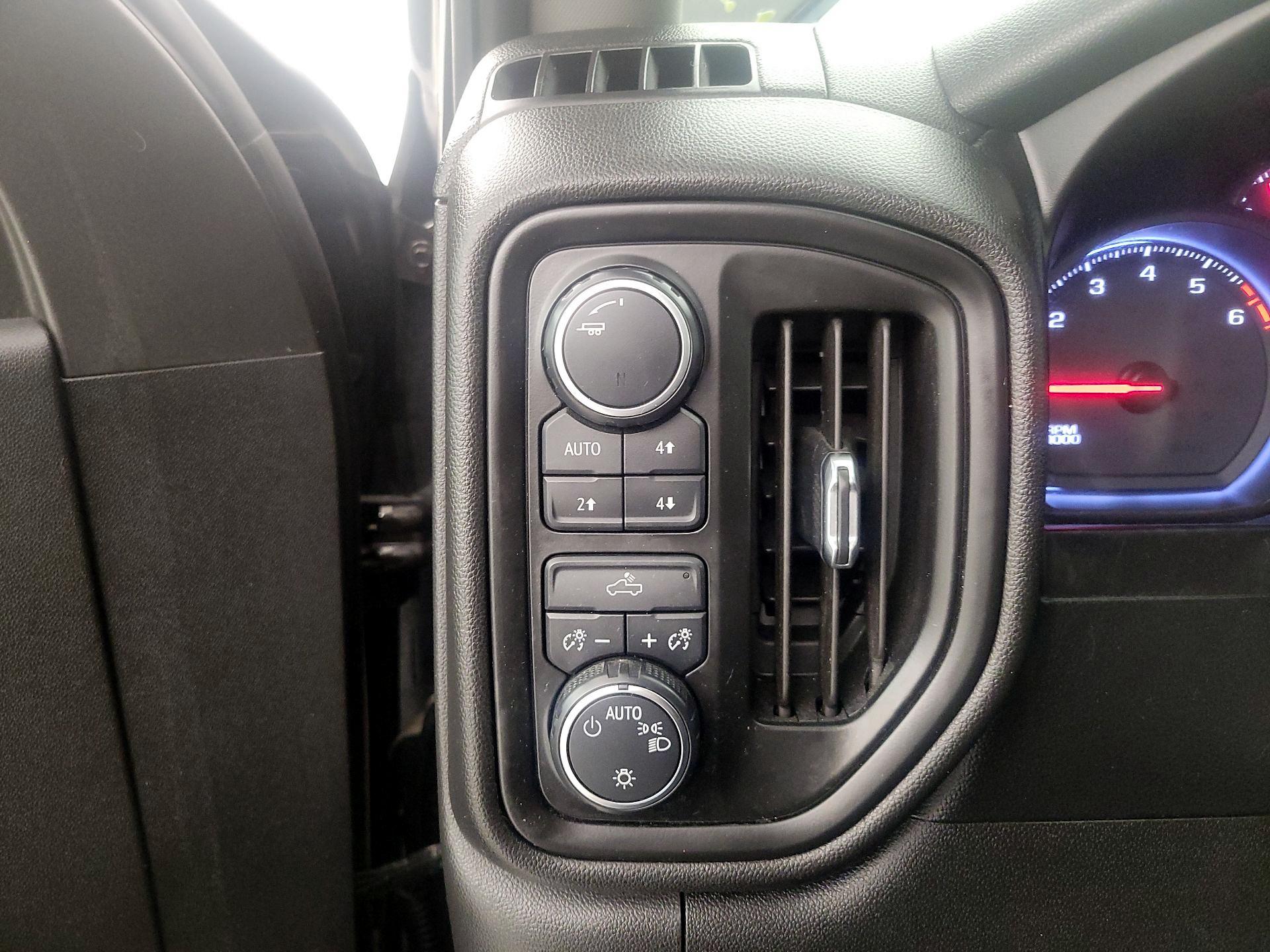 Thumbnail: 2019 Chevrolet Silverado 1500 - 13