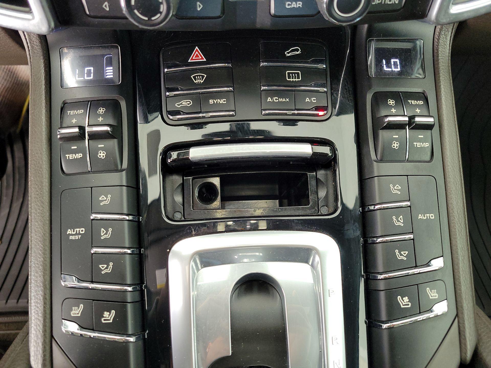 Thumbnail: 2016 Porsche Cayenne - 13