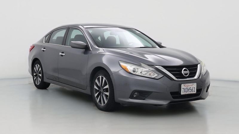 2017 Nissan Altima SV Hero Image