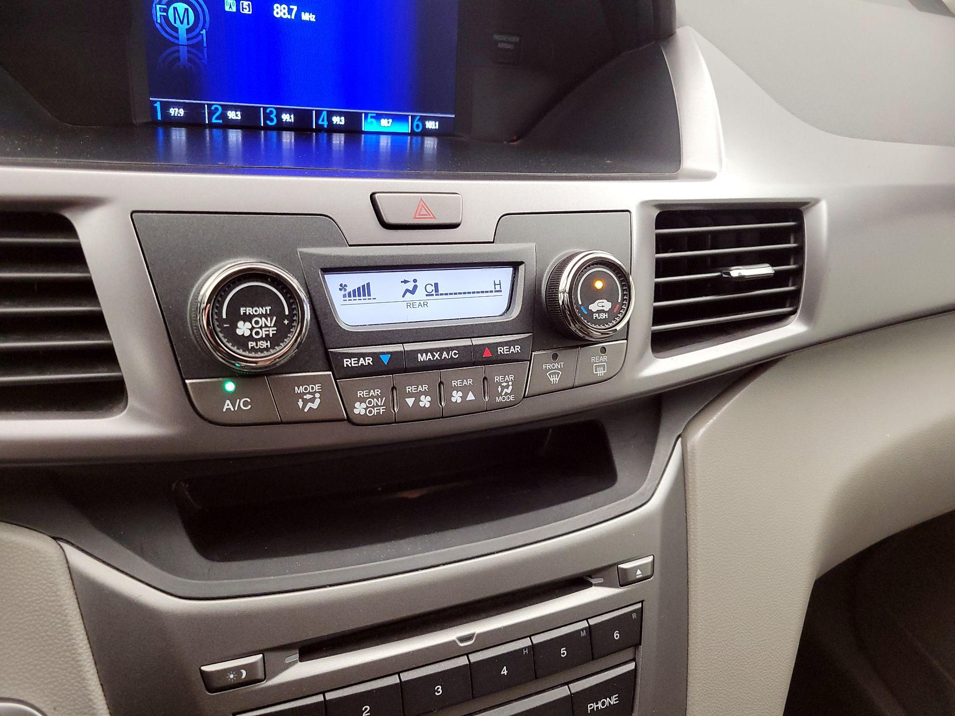 Thumbnail: 2014 Honda Odyssey - 16