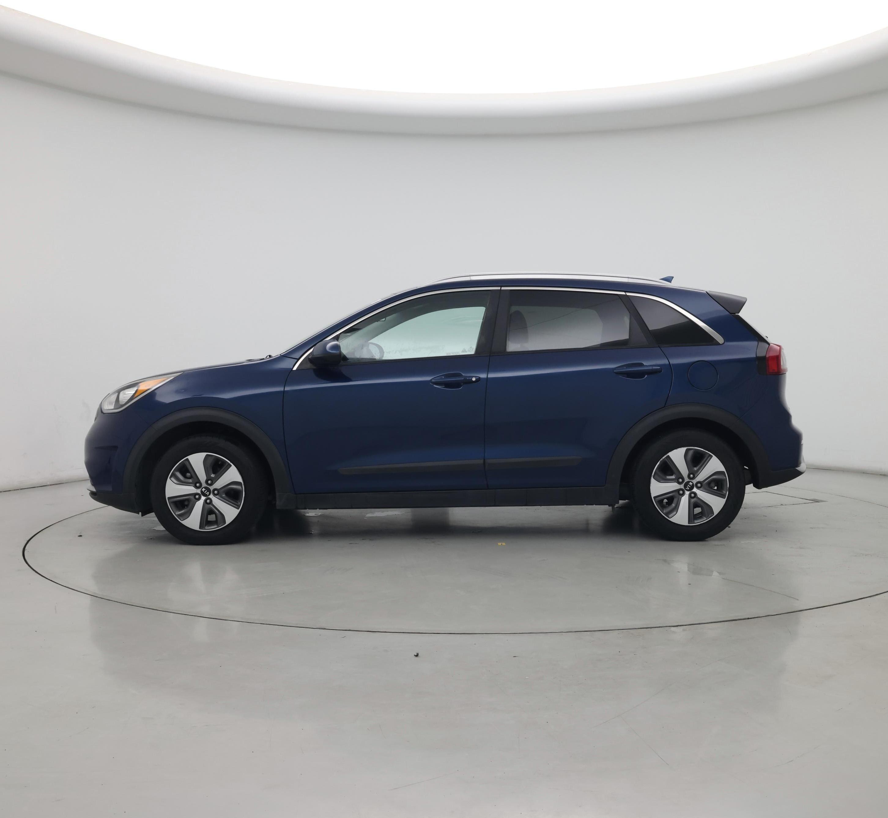 Thumbnail: 2018 Kia Niro - 3