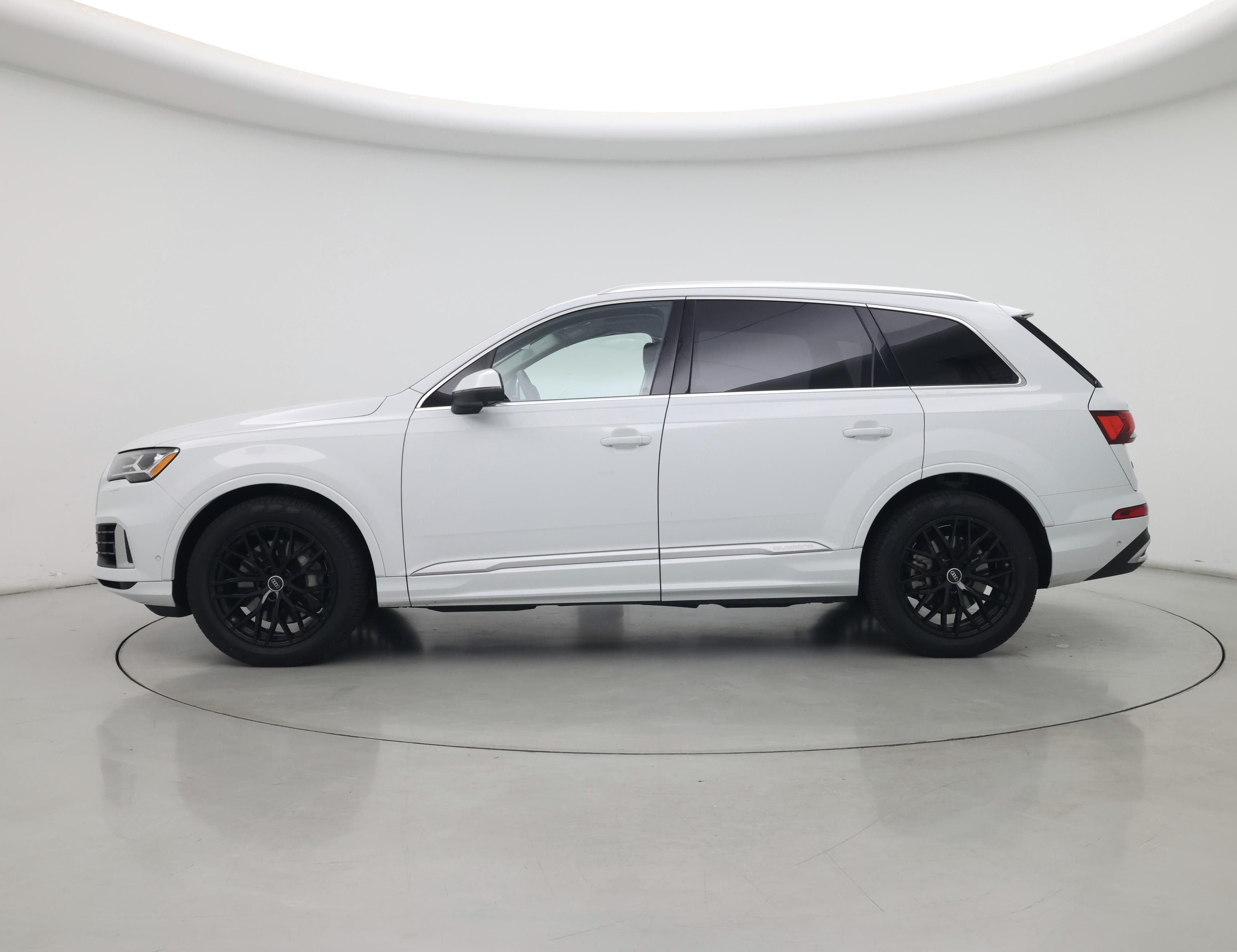 Thumbnail: 2023 Audi Q7 - 3