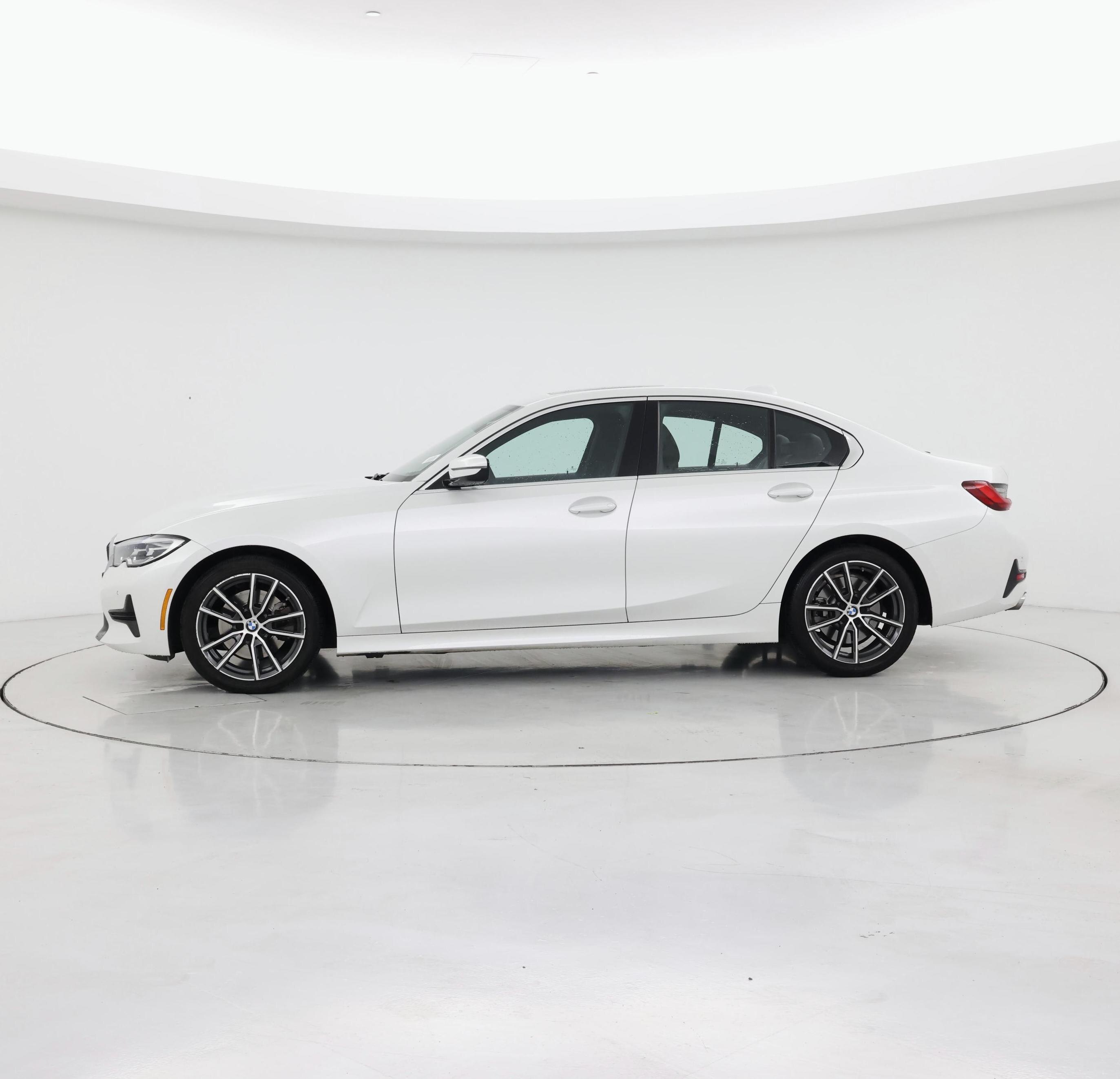 Thumbnail: 2022 BMW 3 Series - 3