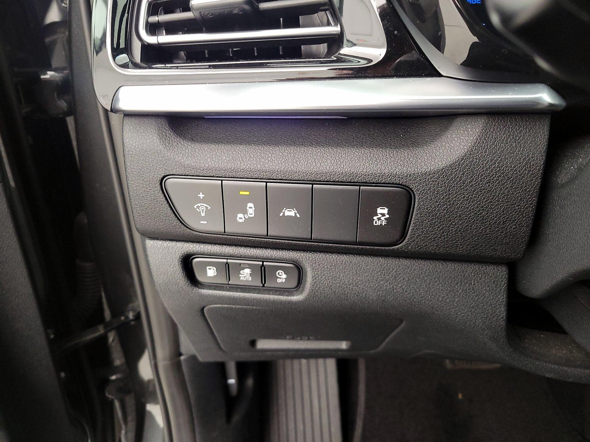 Thumbnail: 2022 Kia Niro - 13