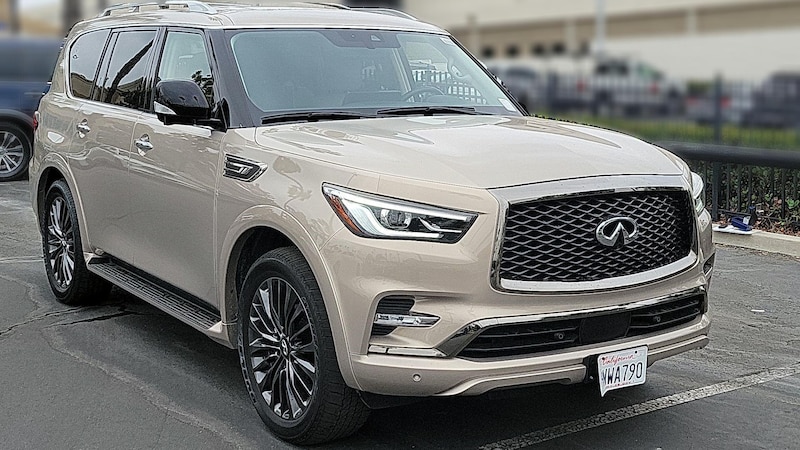 2024 INFINITI QX80 Premium Select Hero Image