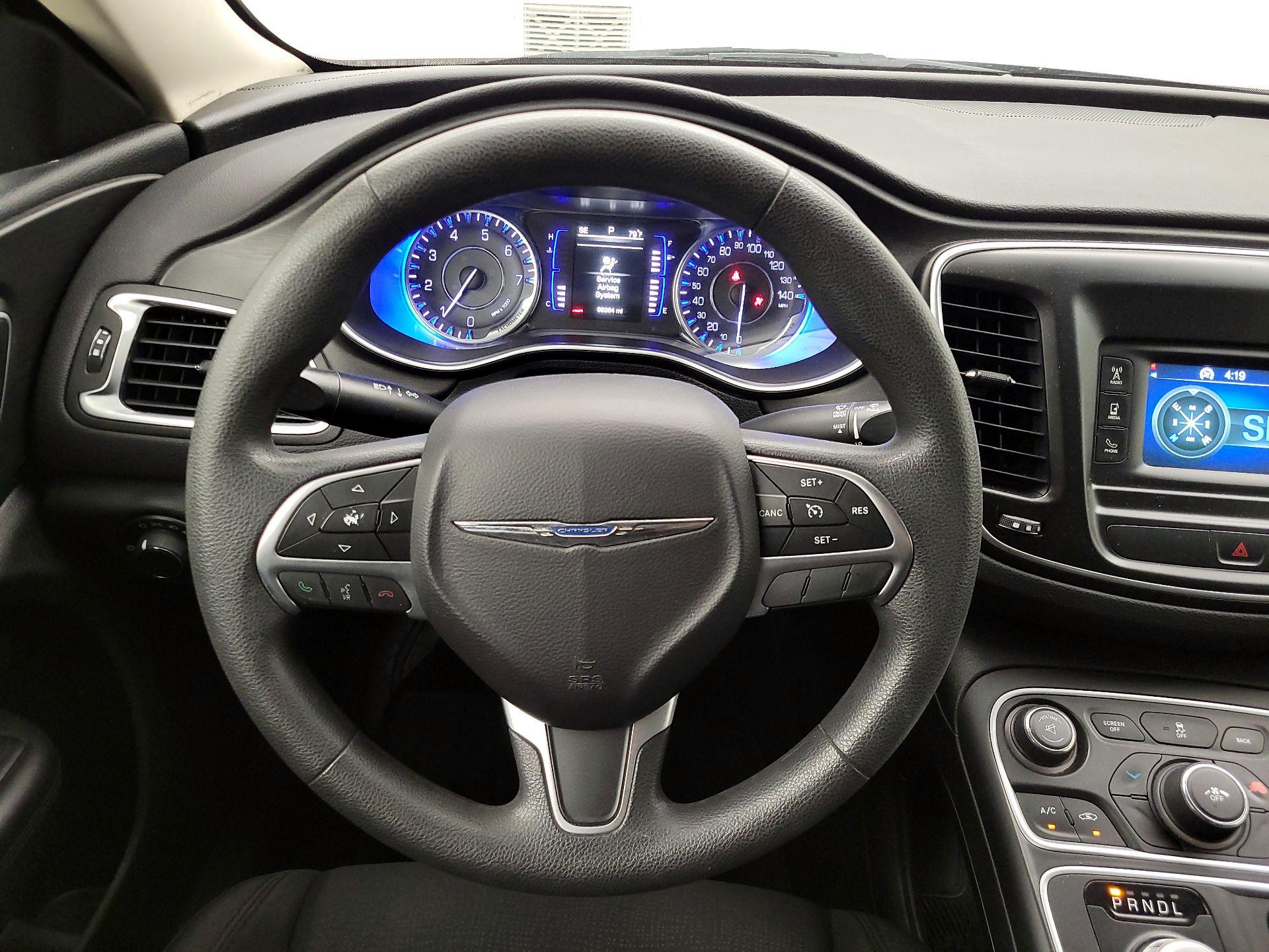 Thumbnail: 2016 Chrysler 200 - 10