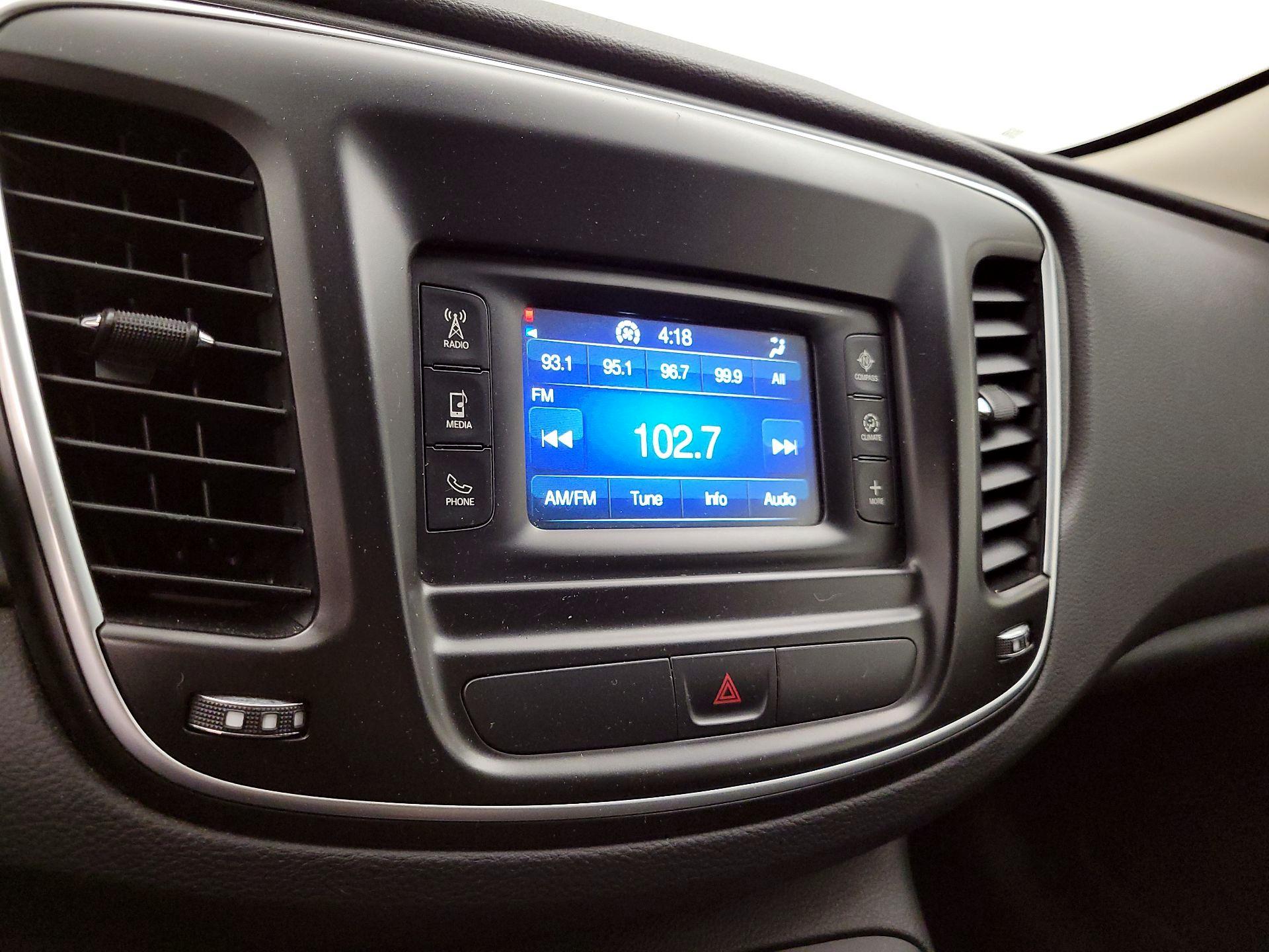 Thumbnail: 2016 Chrysler 200 - 15