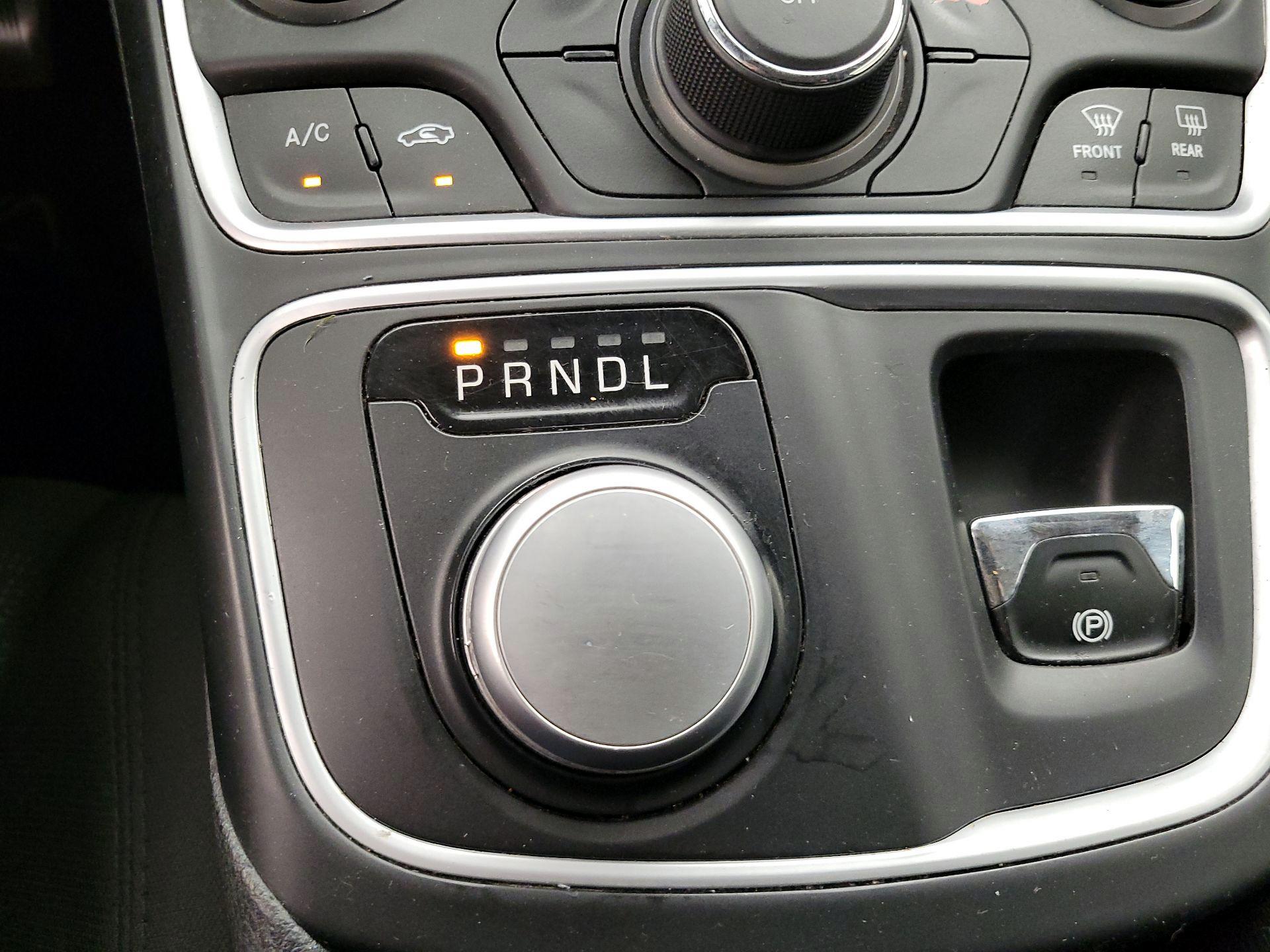 Thumbnail: 2016 Chrysler 200 - 17