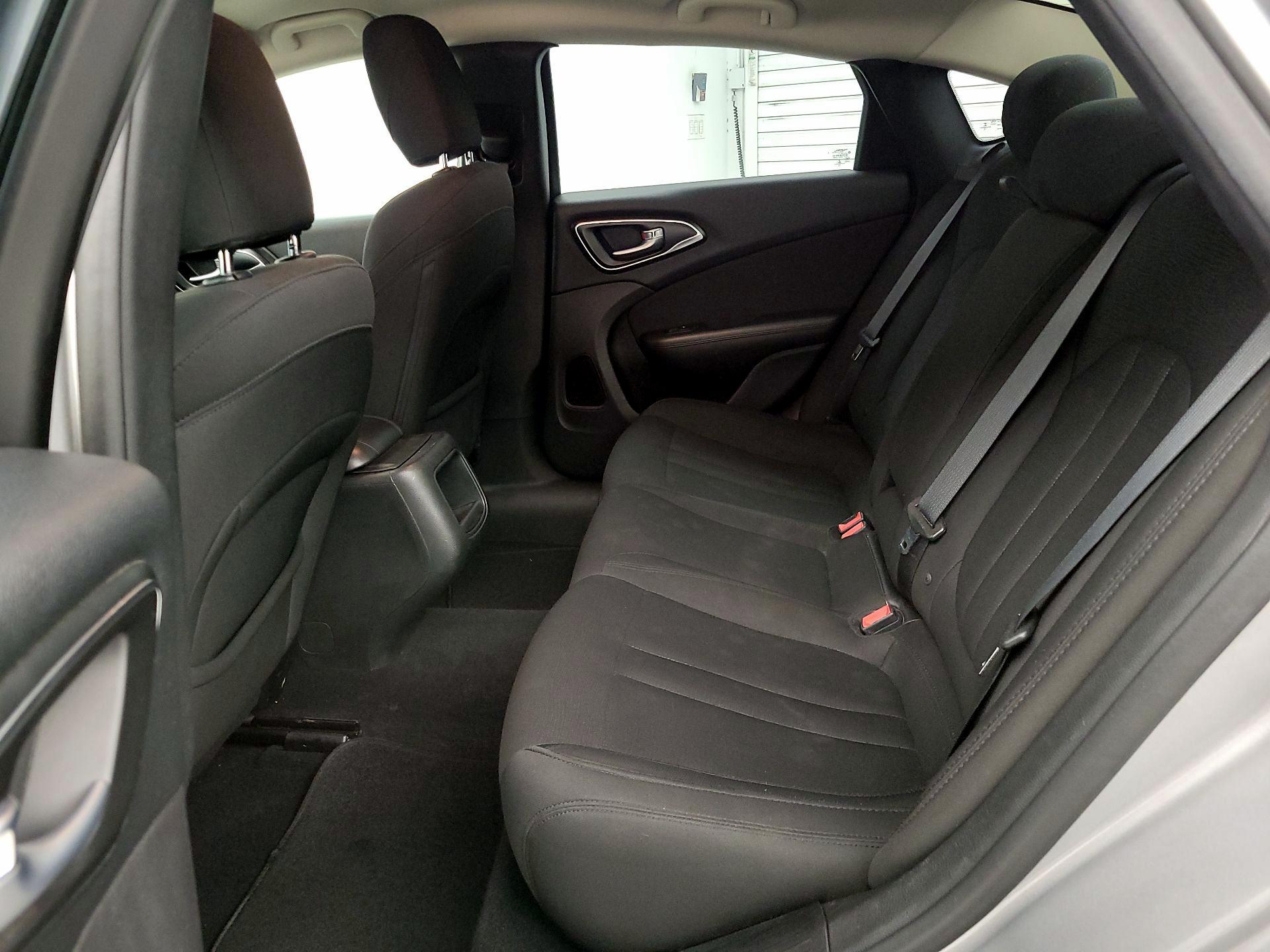 Thumbnail: 2016 Chrysler 200 - 19
